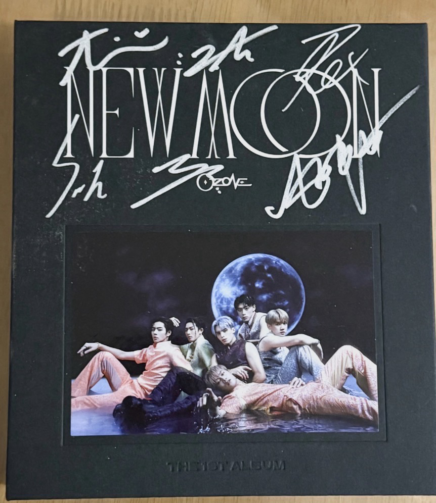 New moon平裝/精裝專輯親簽