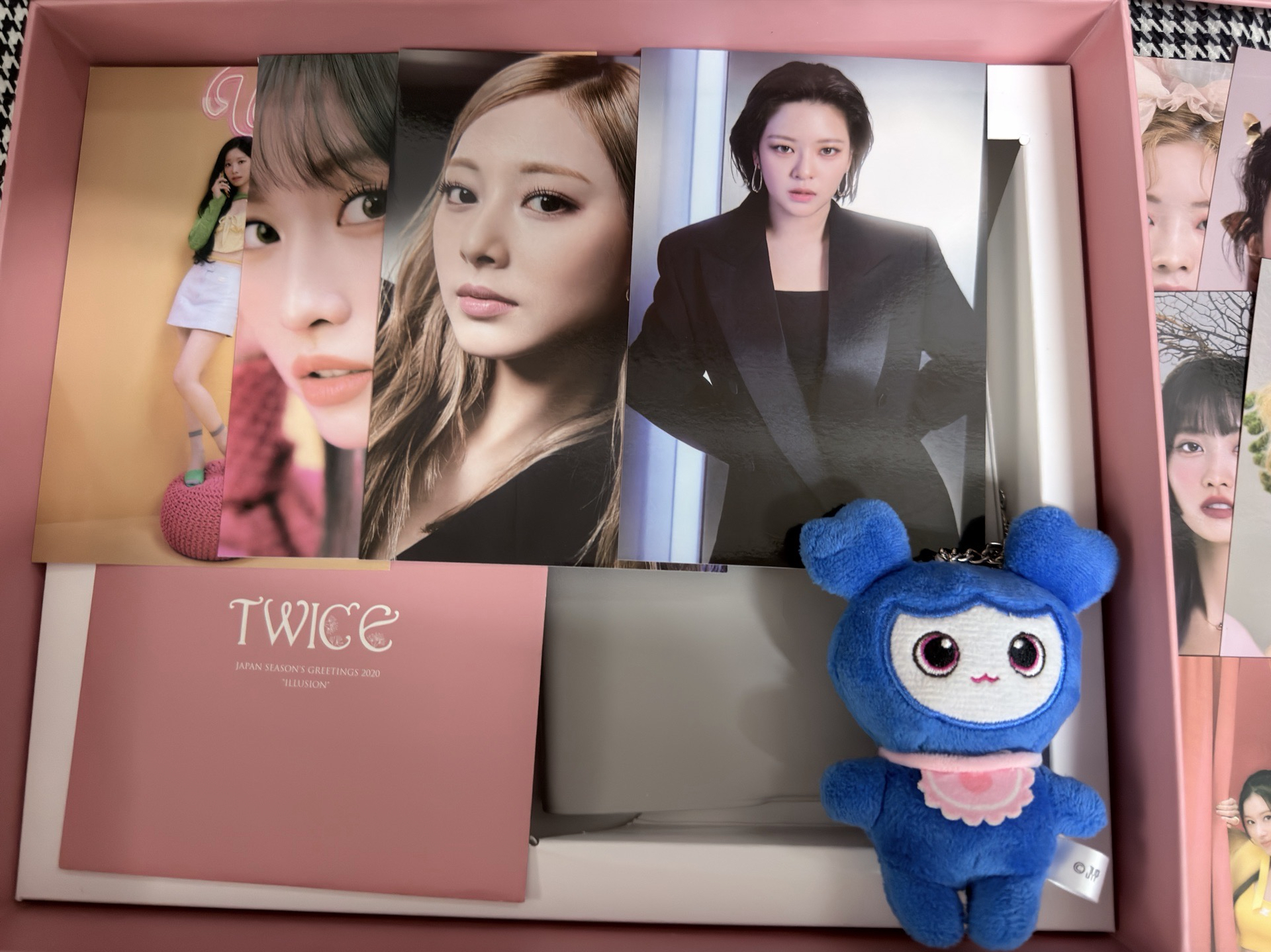 （現貨不拆出）TWICE 子瑜 baby lovelys 寶寶娃 2019 2020 年曆 桌曆 大卡