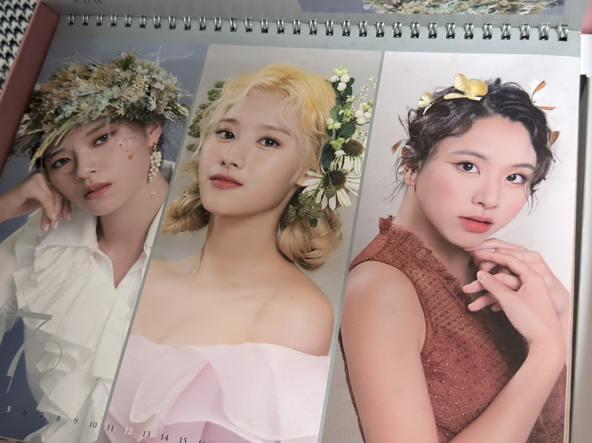 （現貨不拆出）TWICE 子瑜 baby lovelys 寶寶娃 2019 2020 年曆 桌曆 大卡