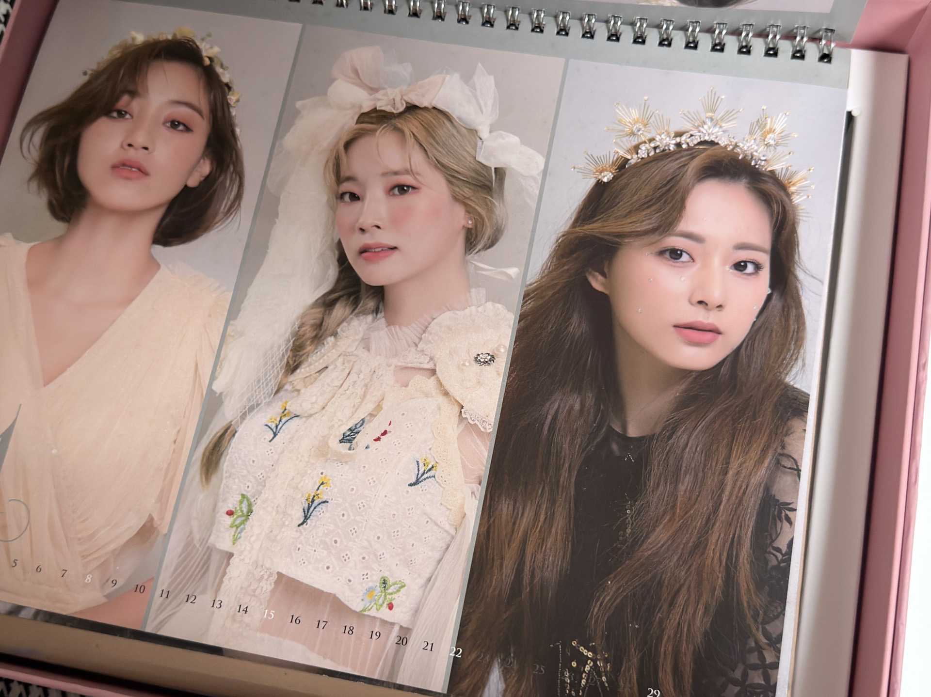 （現貨不拆出）TWICE 子瑜 baby lovelys 寶寶娃 2019 2020 年曆 桌曆 大卡