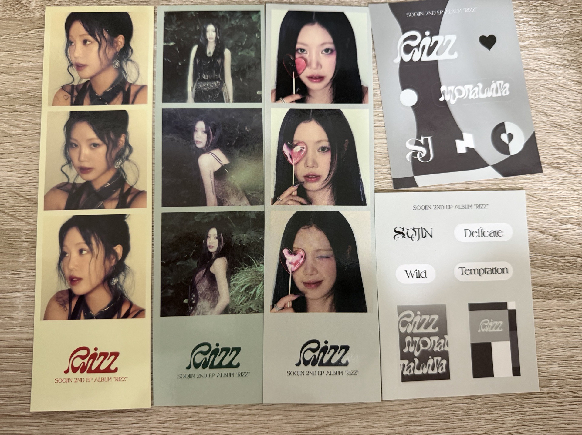 RIZZ 專輯書籤和貼紙