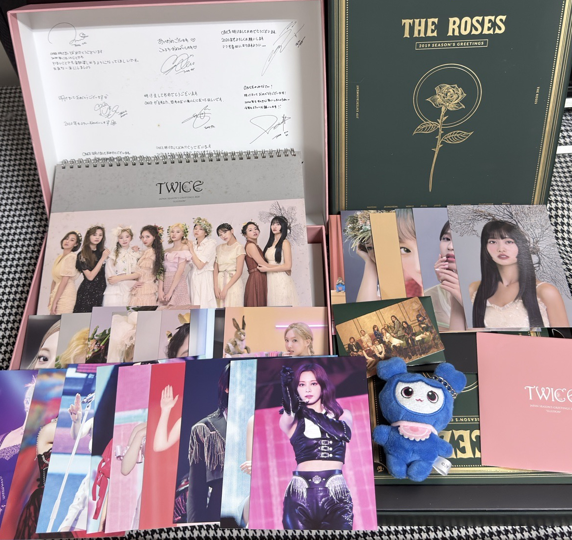 （現貨不拆出）TWICE 子瑜 baby lovelys 寶寶娃 2019 2020 年曆 桌曆 大卡 寫真