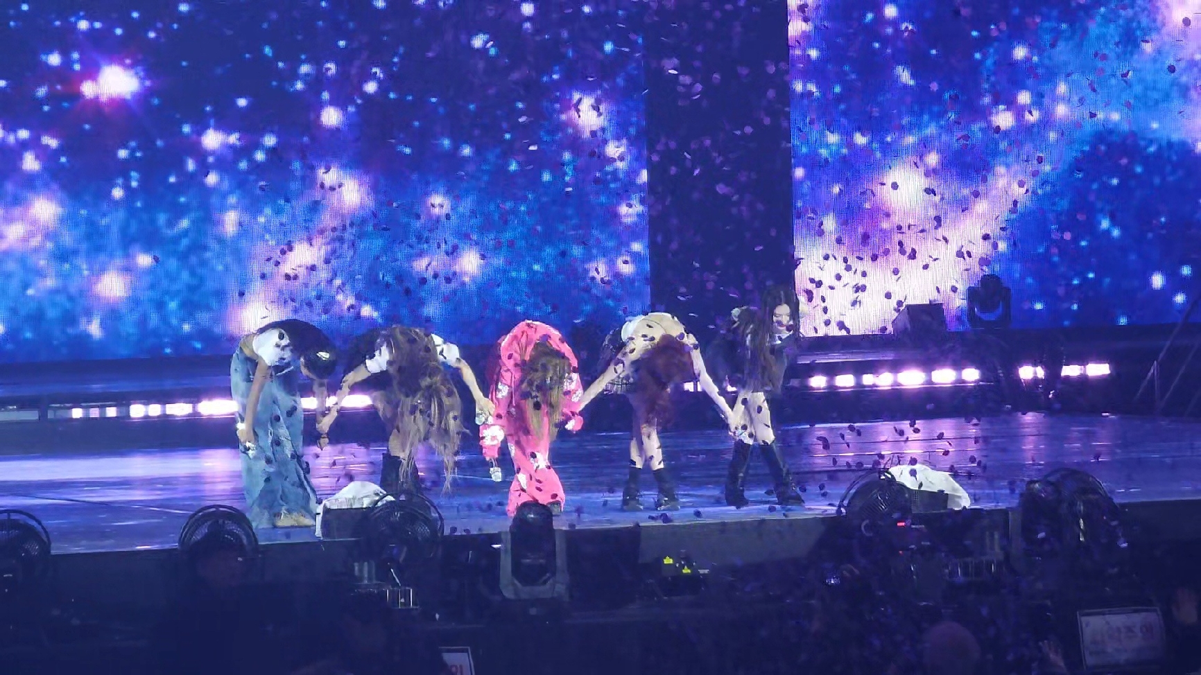 沙發上的奶味藍