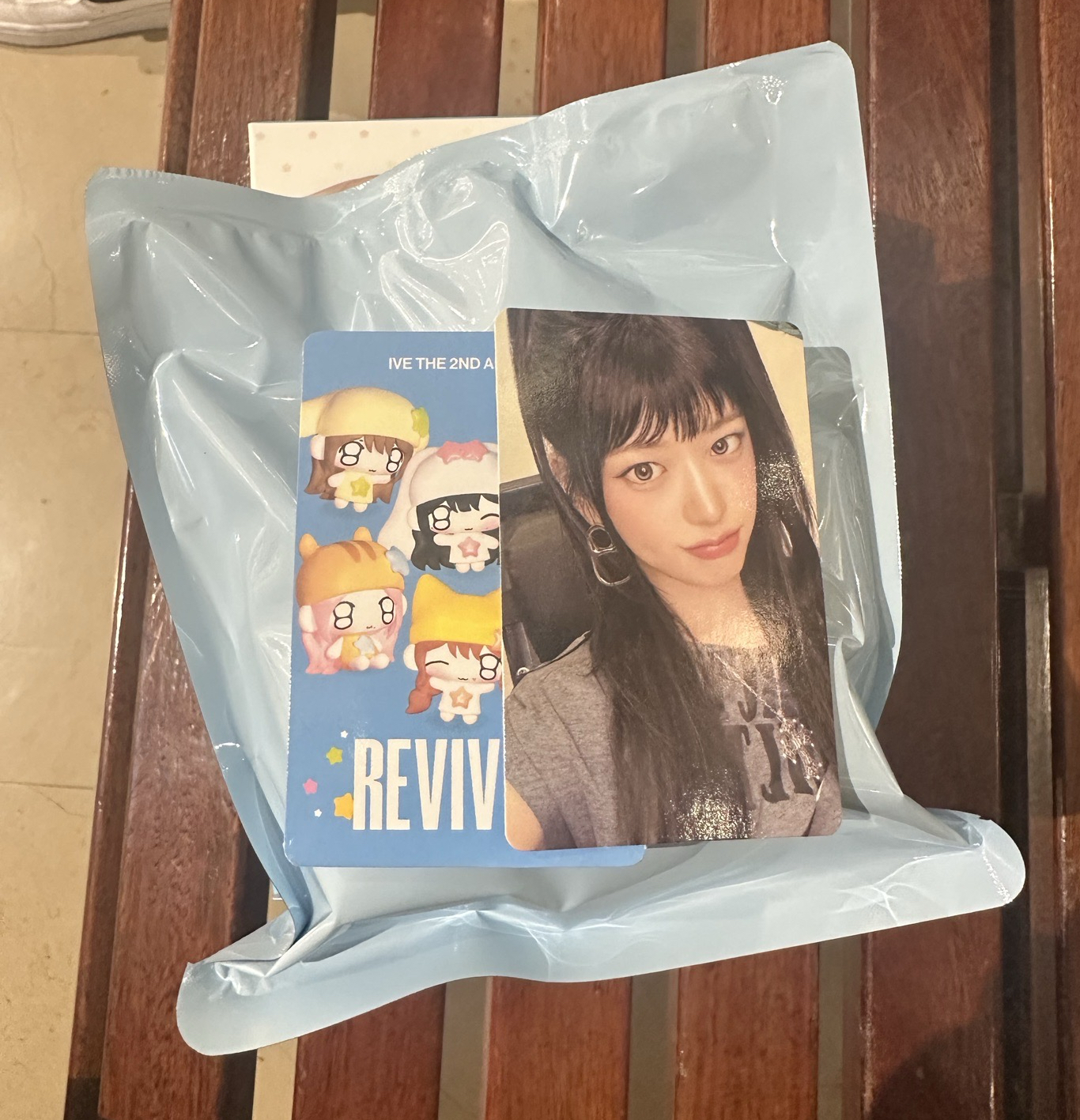 lve Revive 娃專 宥真尼