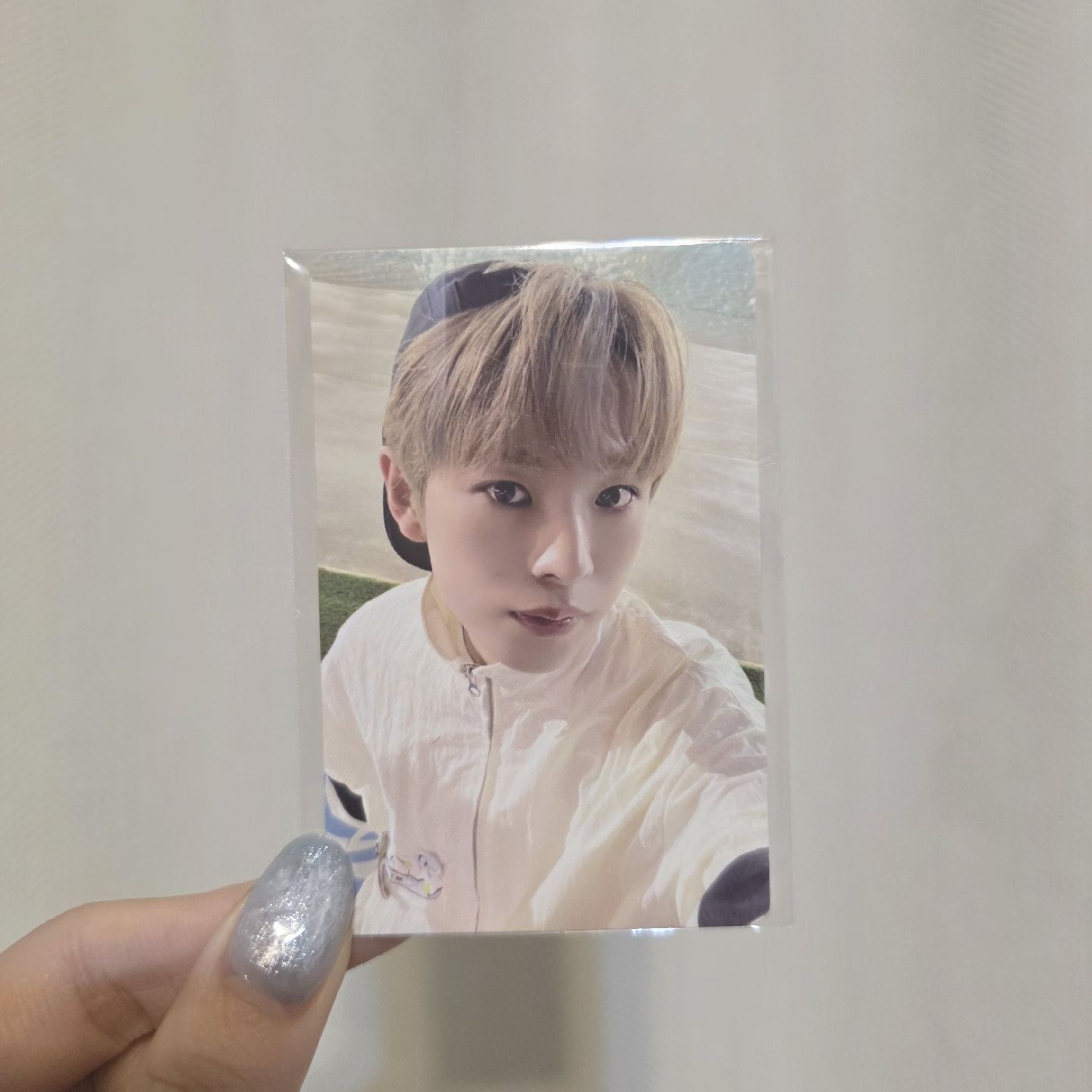 反戴帽子的小志