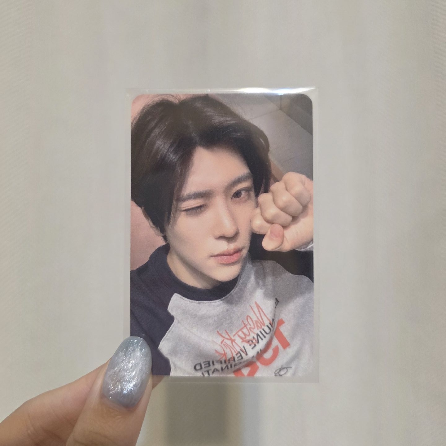 用拳頭捶你！漂亮的wink溫