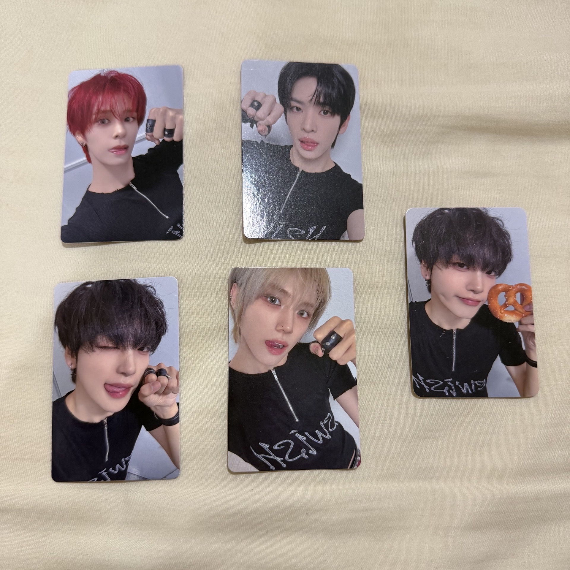 對你使出喵喵拳👊🏻🥨