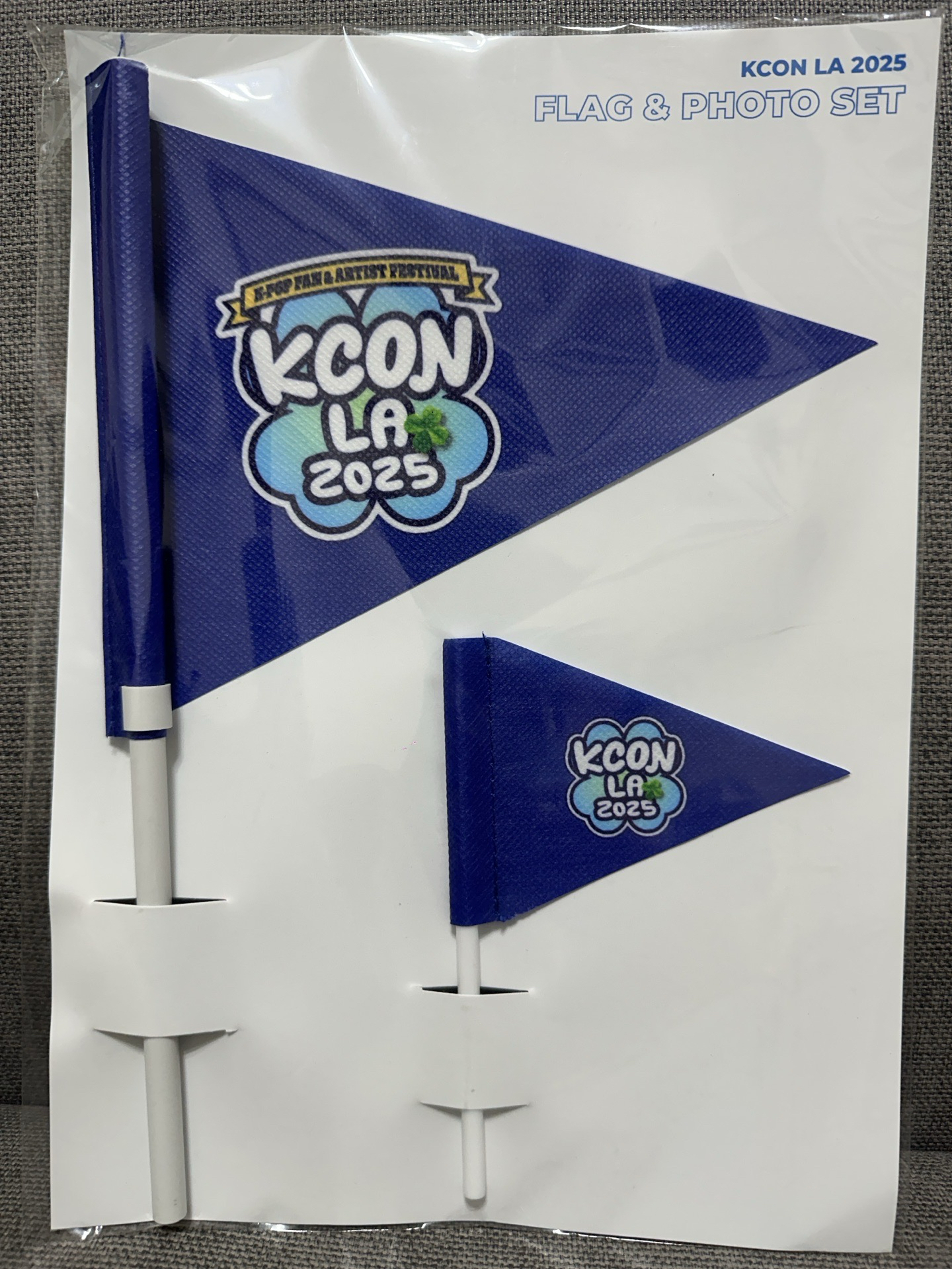 Kcon旗幟