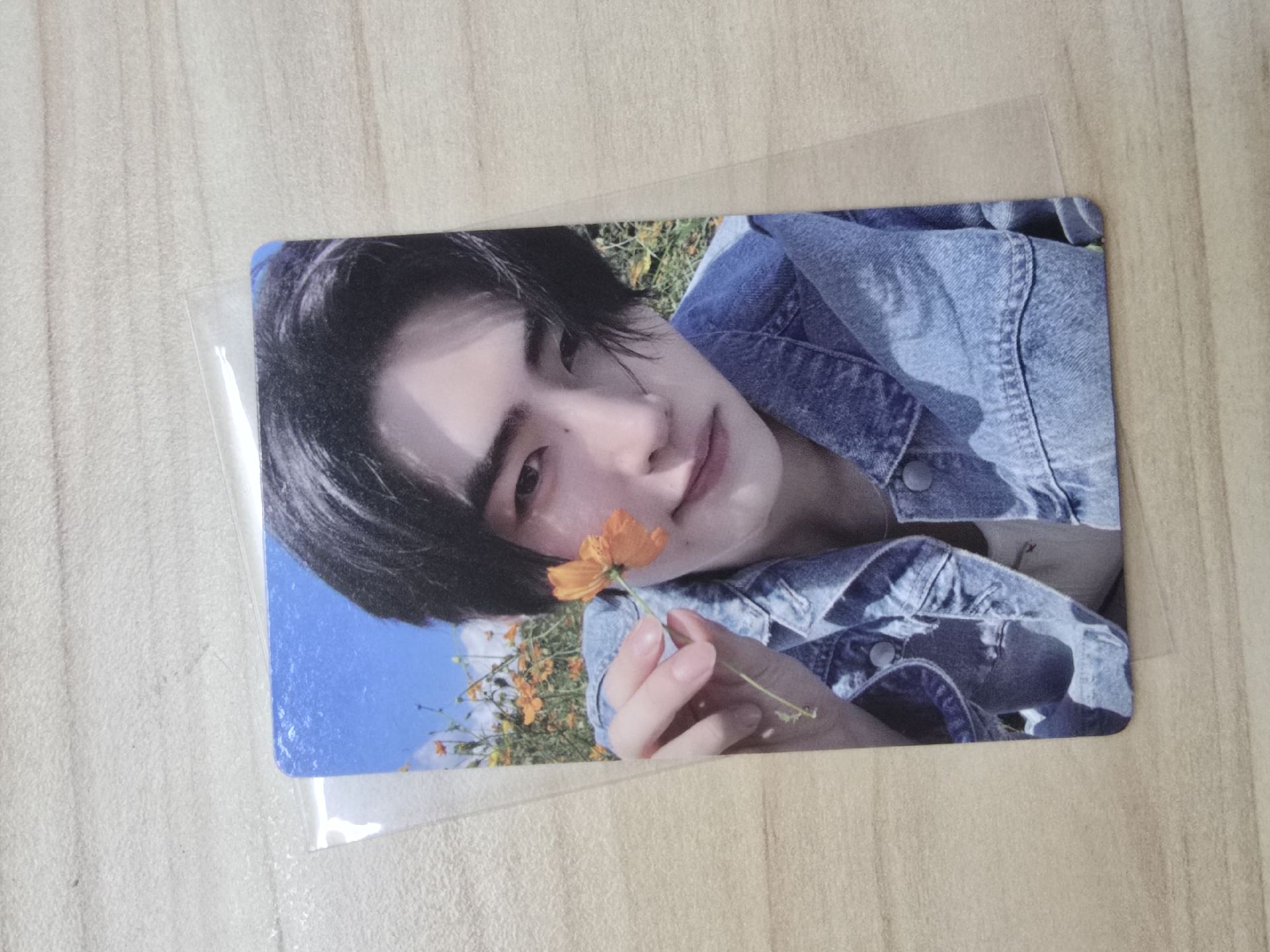 專卡 （背後有廠汙損）