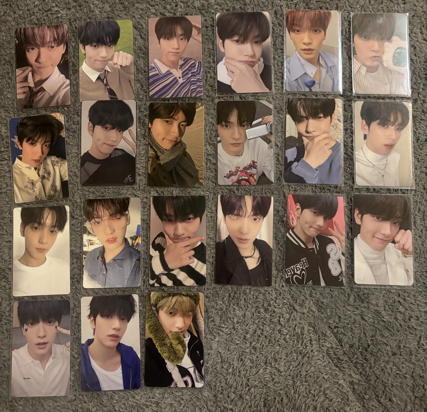 TXT 彬小盤 可議價 會再送一堆哩哩摳摳的官周 都是彬的