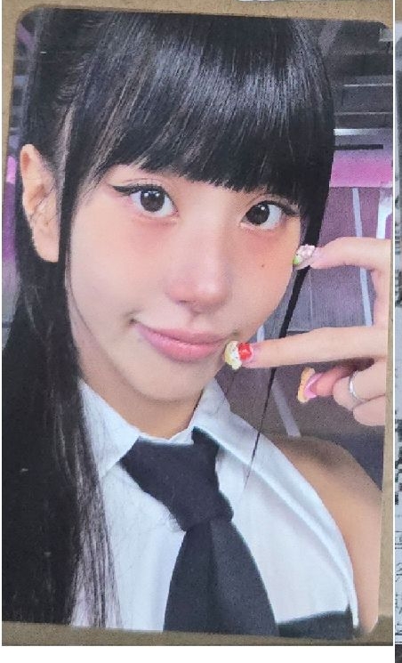 TWICE快閃店鐵盒小卡