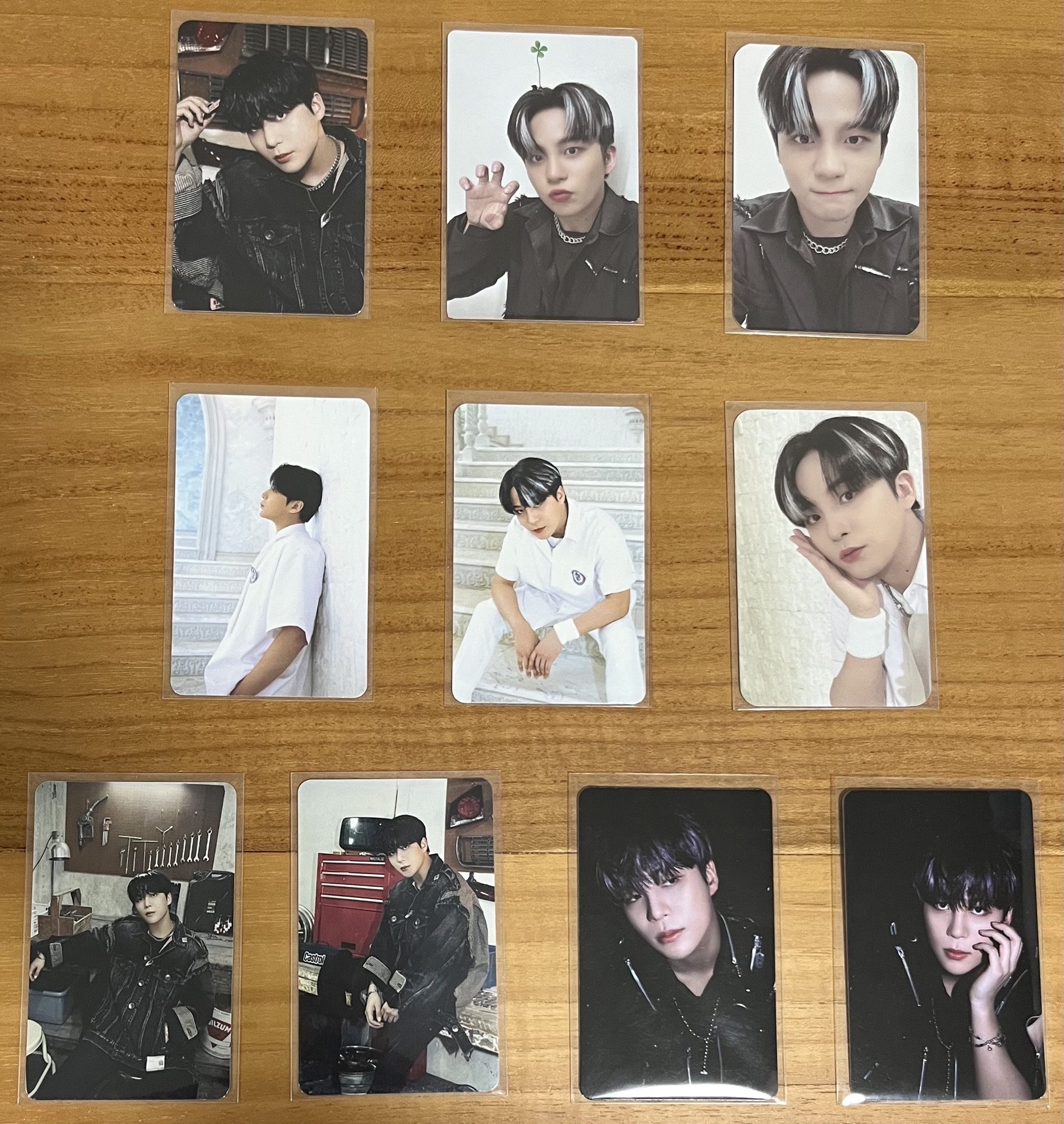 THE WORLD EP.2:OUTLAW 專輯卡  鍾浩 （不分售）