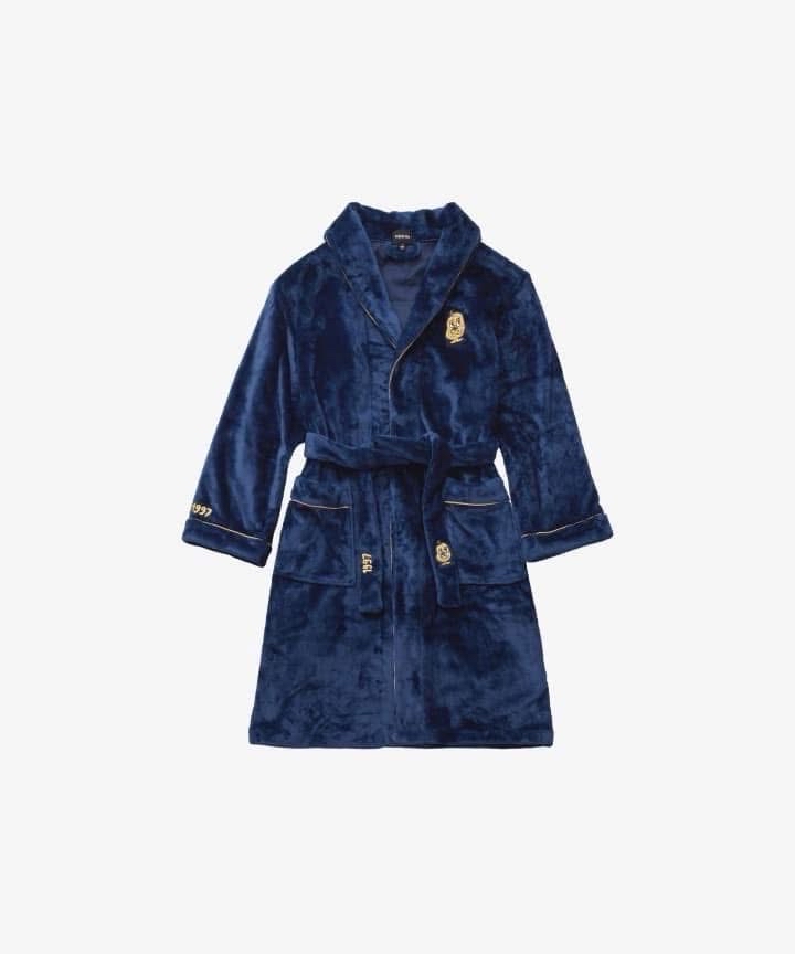 奎 成員自製睡袍