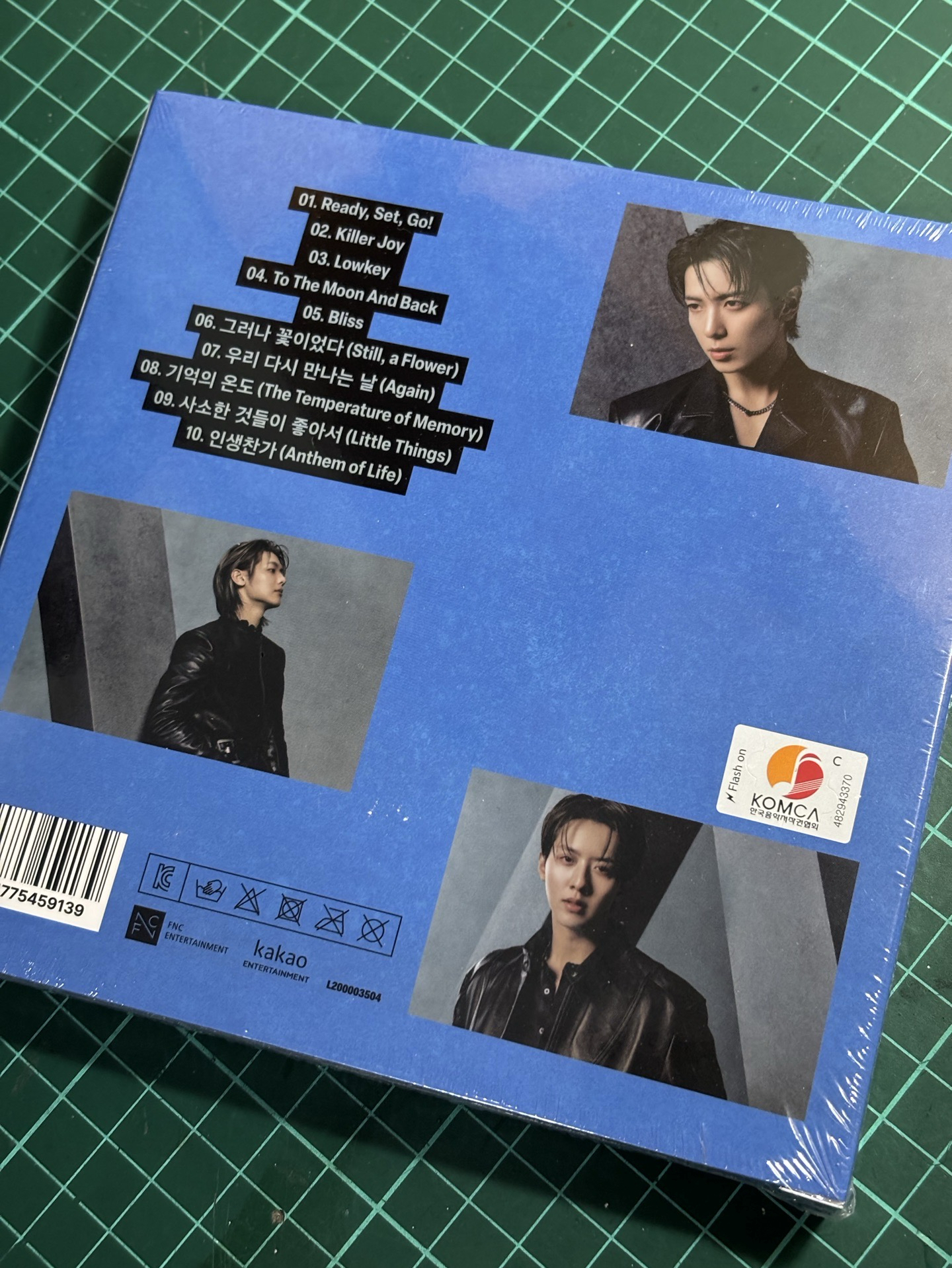 CNBLUE正規三輯-頭巾限量版［3RD ALBUM [3LOGY] (BANDANA ver.)］