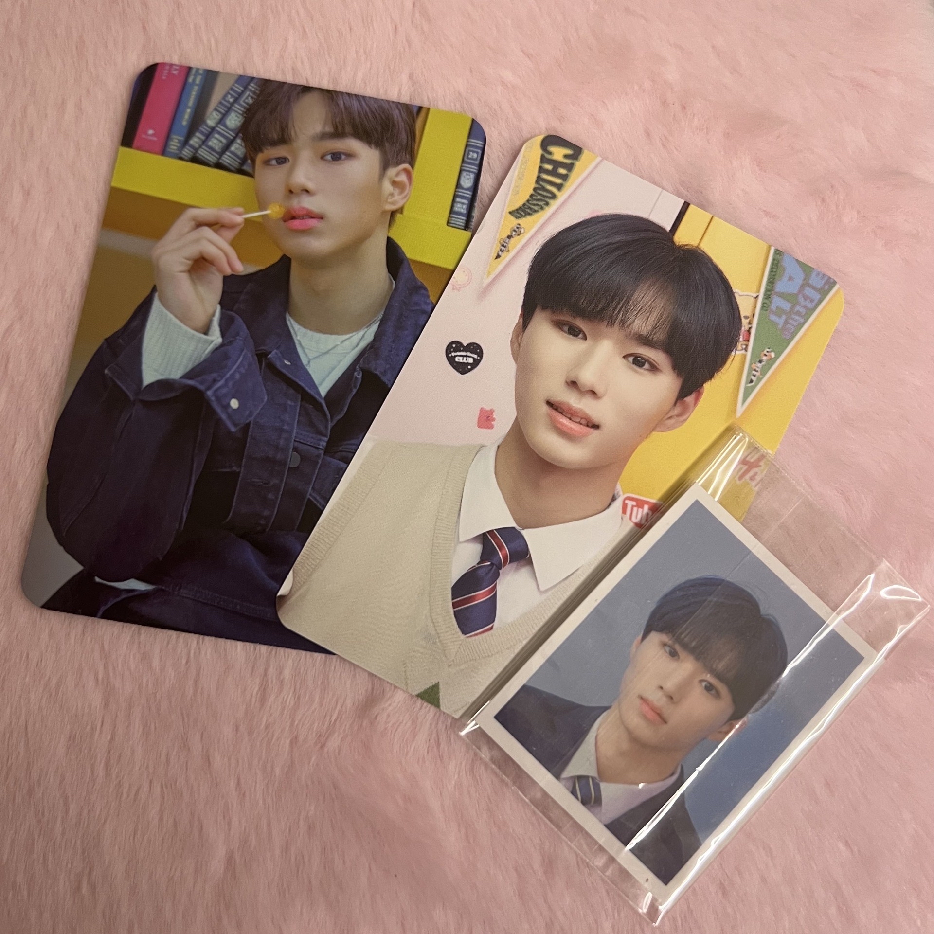 小卡*2+證件照一組 俊抒 준서2021SG 年曆 年曆卡 