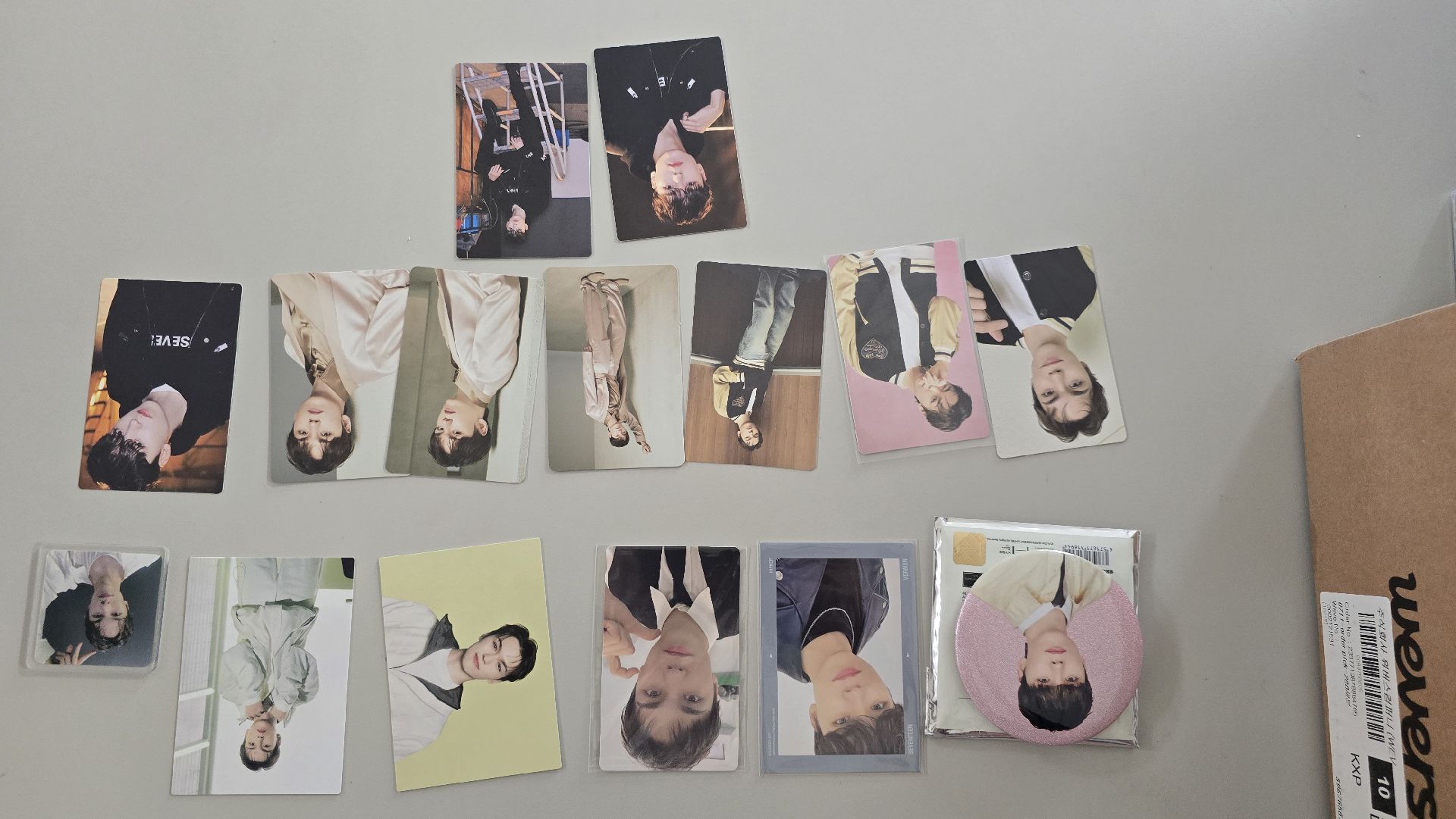 率卡出清盤30張 +徽章 +磁鐵