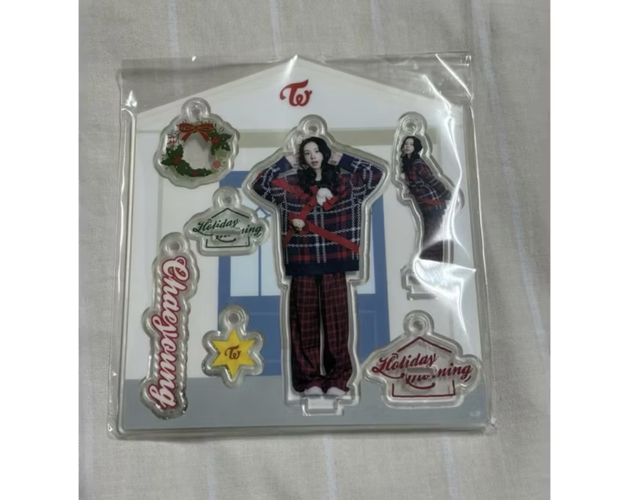 孫彩瑛 冬日睡衣壓克力牌