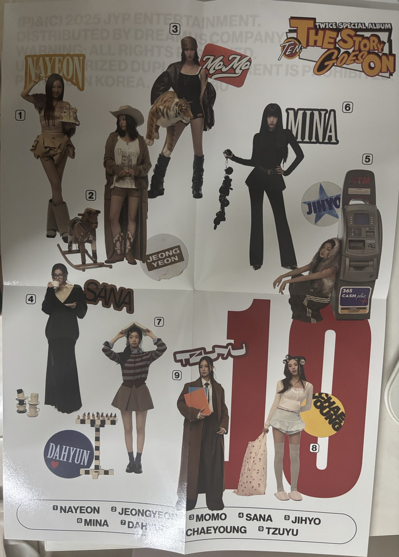 TWICE全員小海報