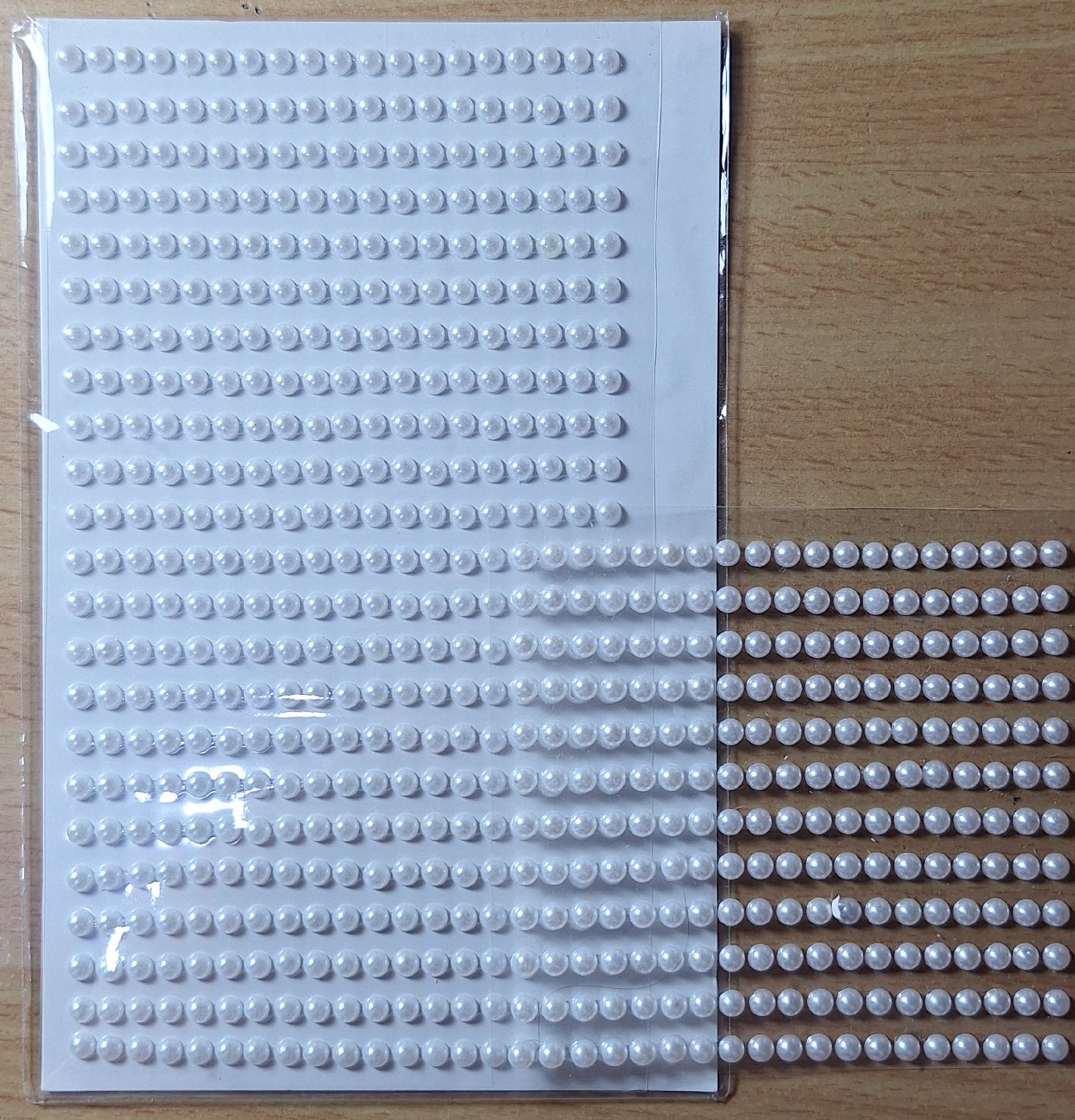 白色珍珠鏈條貼