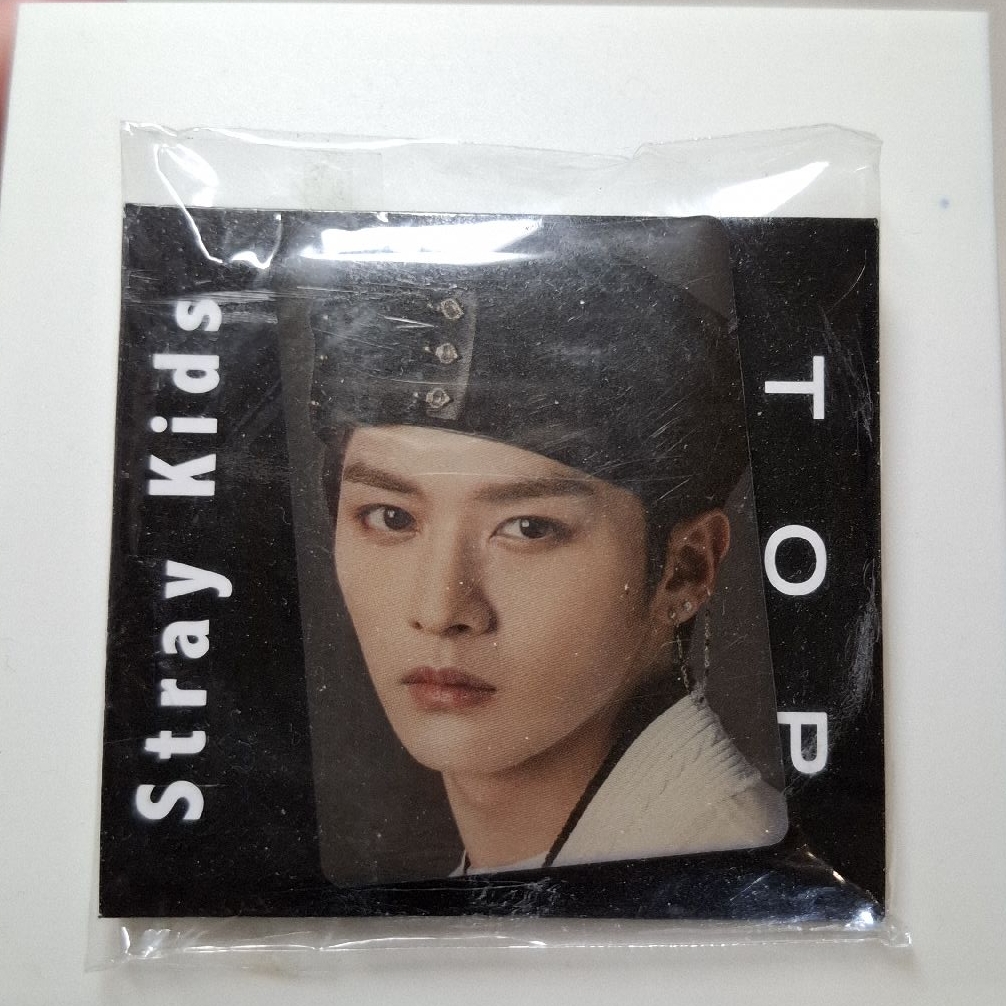 20年的早期旻浩兔兔徽章