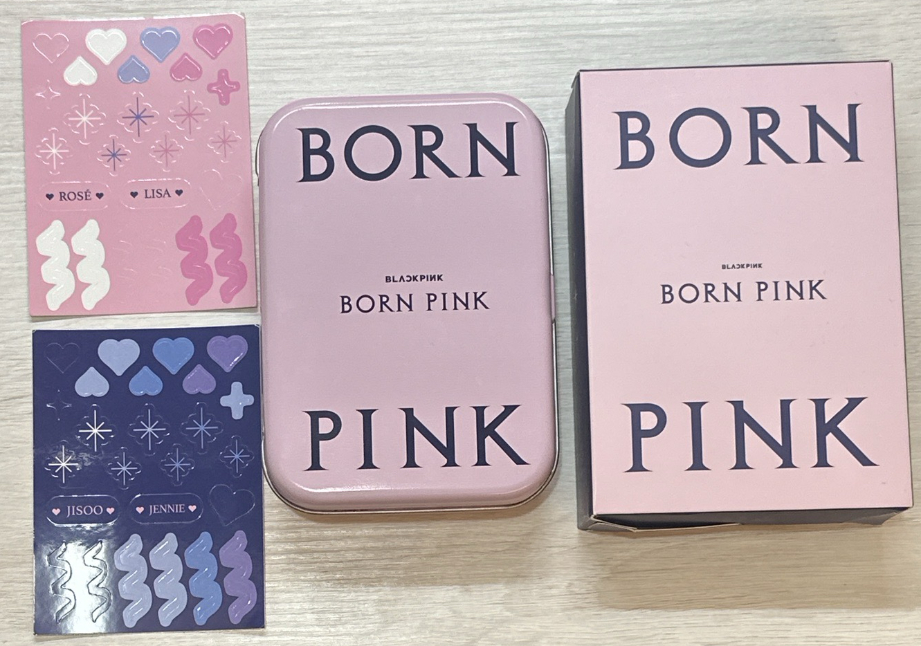 BLACKPINK 官方小卡鐵盒