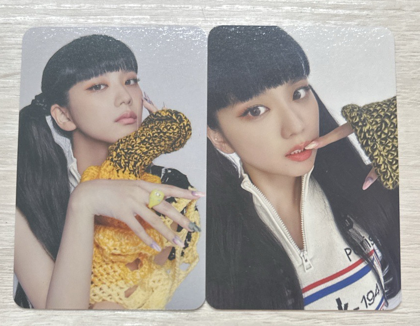 Jisoo鐵盒卡兩張