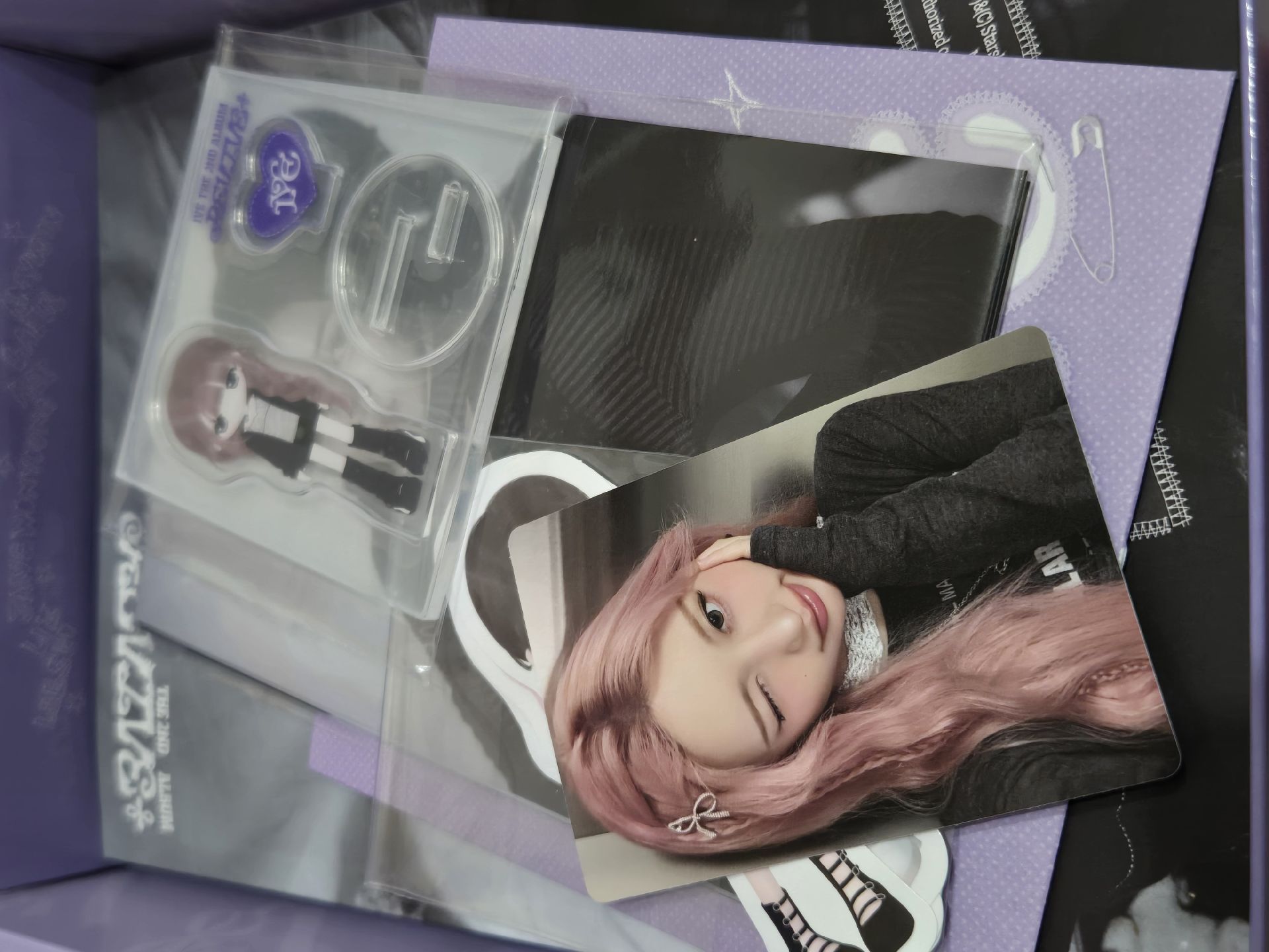 revive+ loveive ver.秋卡員立牌