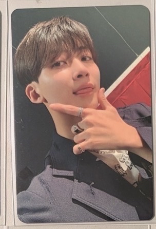 正規四yzy特典卡 吐舌漢