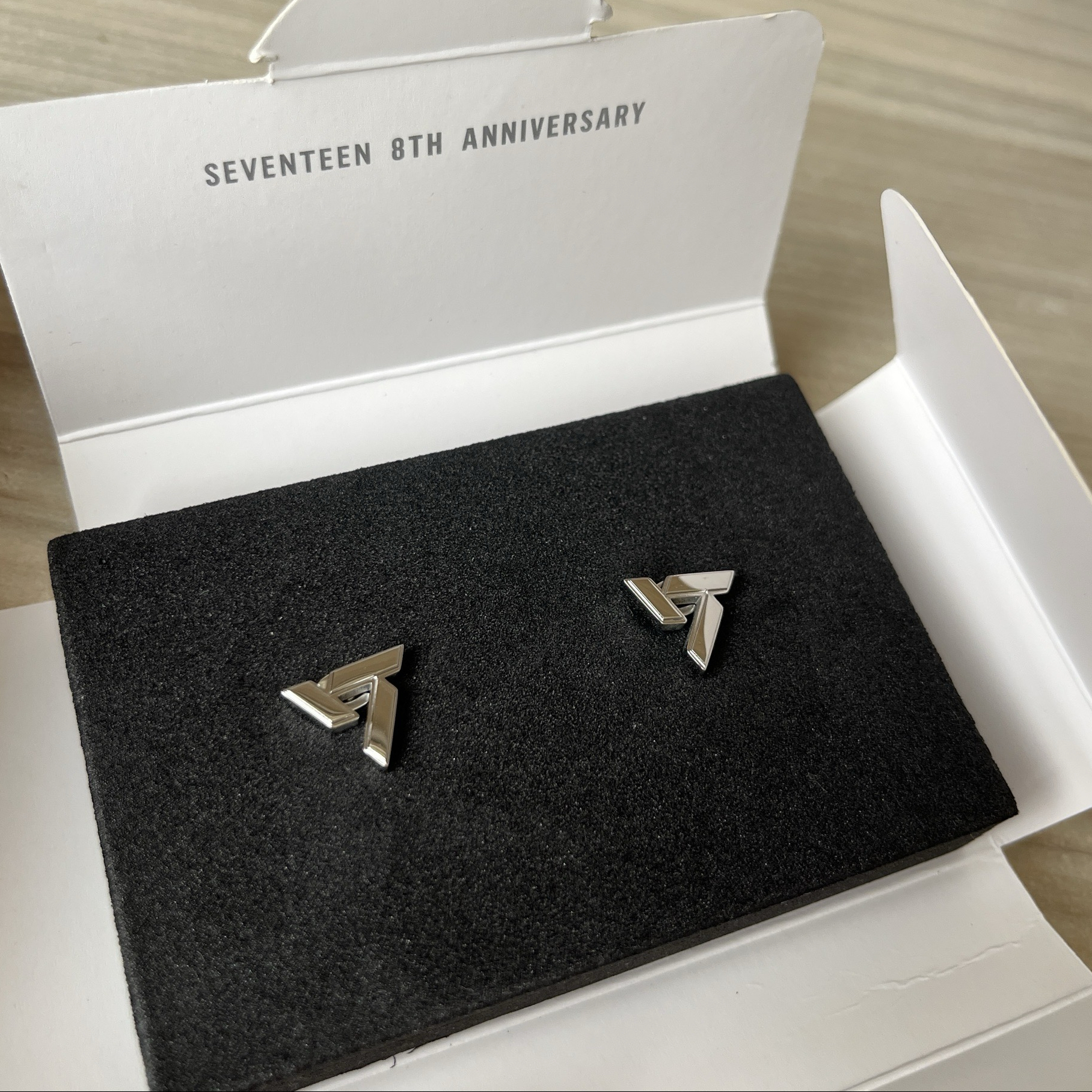 八週年團體耳環 全新