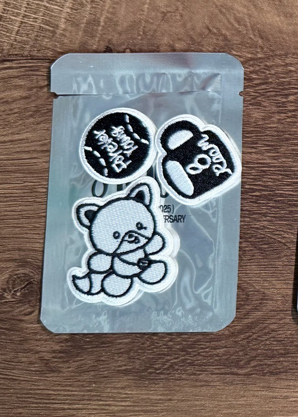 隨機布徽章（黑白）-榮