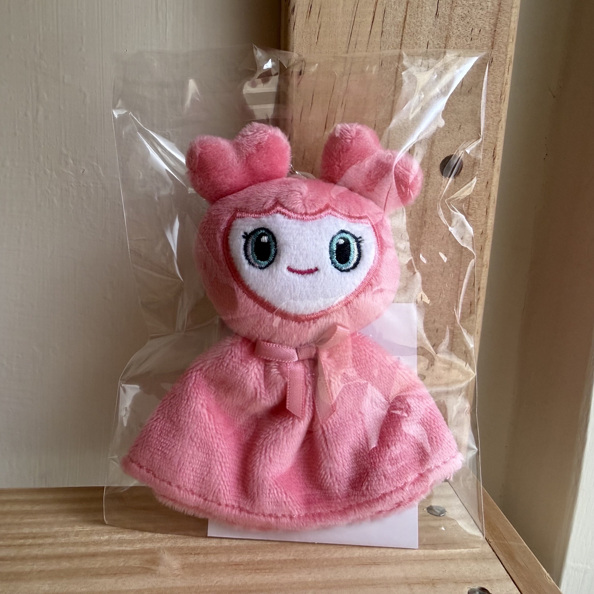 【絕版】TWICE LOVELYS 吊飾 娃娃 晴天