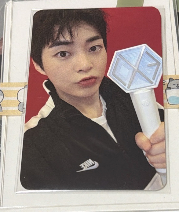 三代xiumin手燈卡