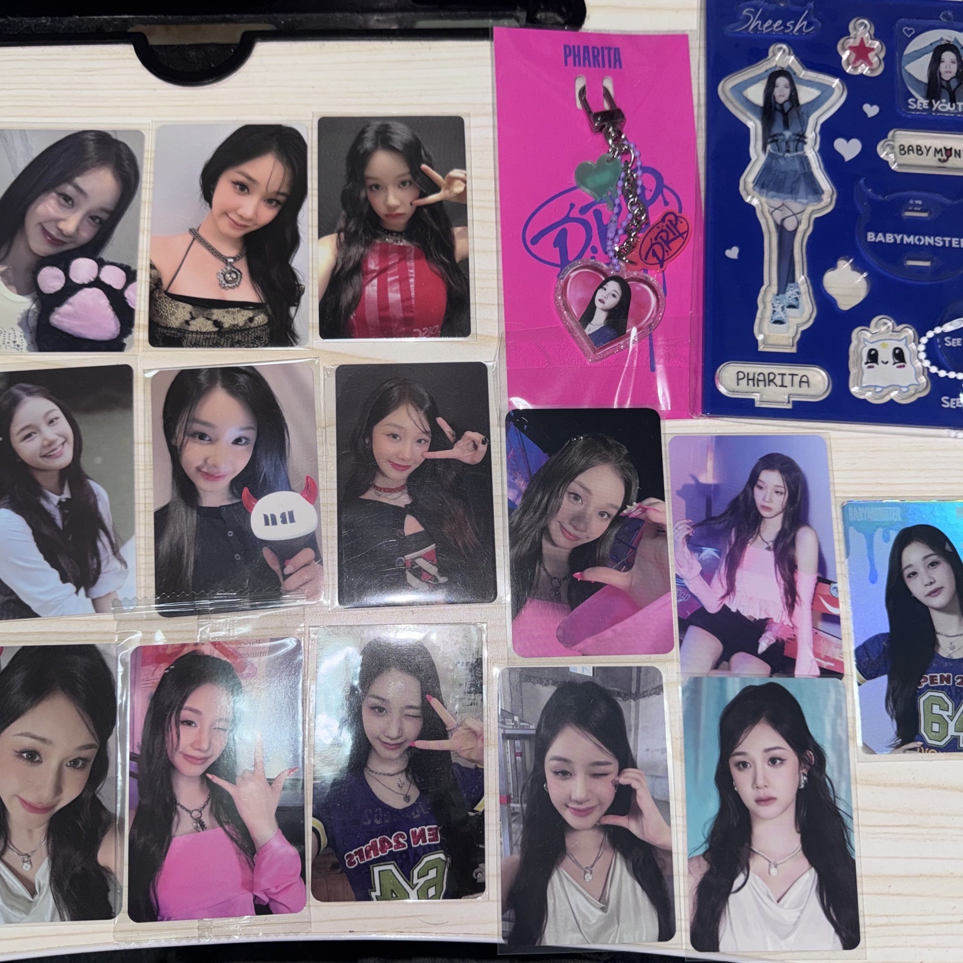 BABYMONSTER  pharita 塔盤