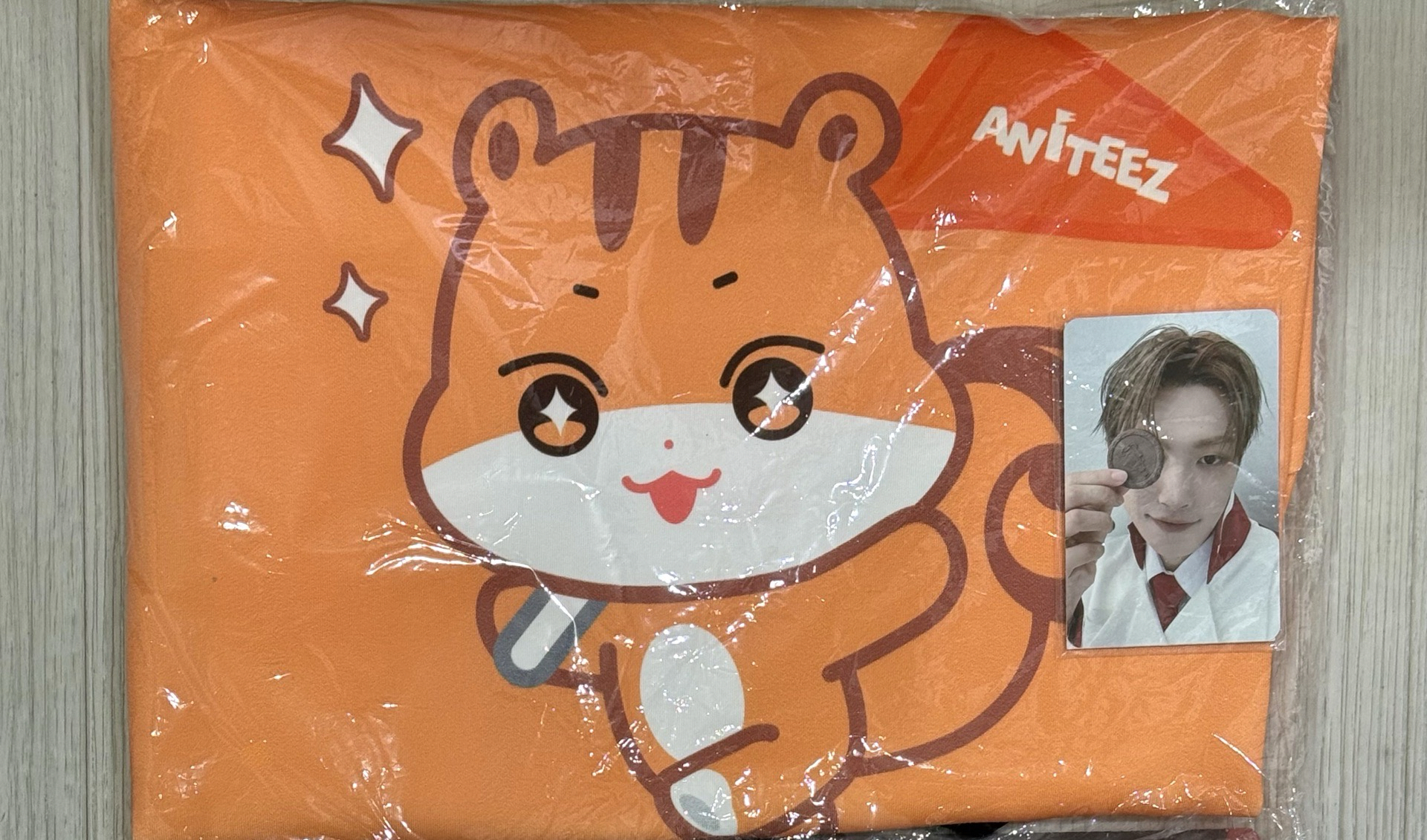 Ateez 快閃店 弘中行李箱套+小卡