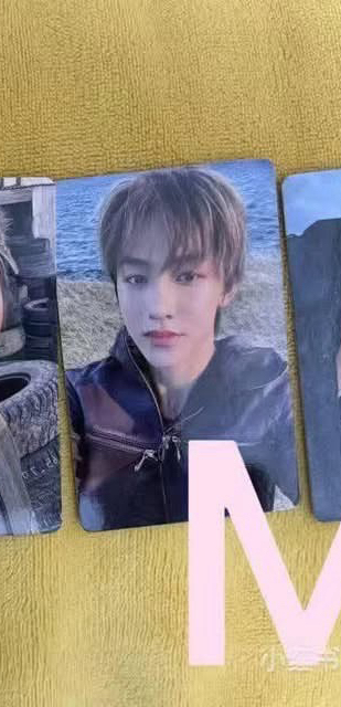 同一個地方有三個拉鏈頭簽售玹