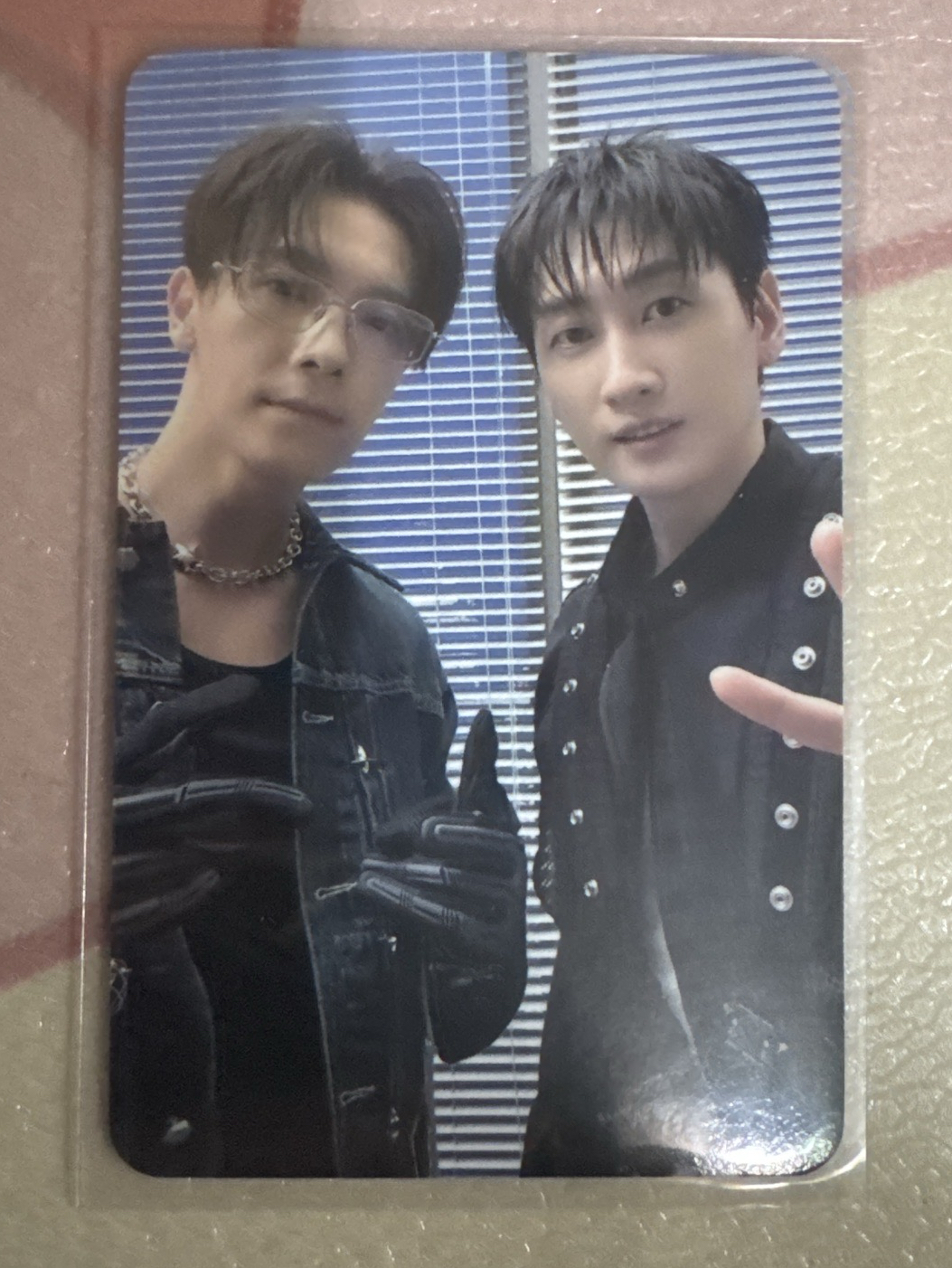 眼鏡海海雙人合照