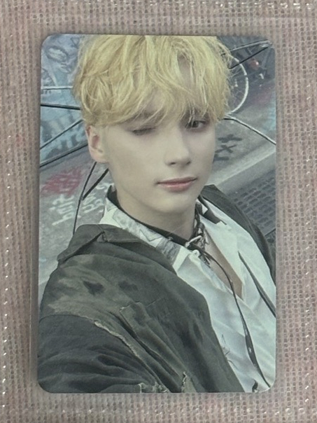 圖二左中 正三眨眼專卡