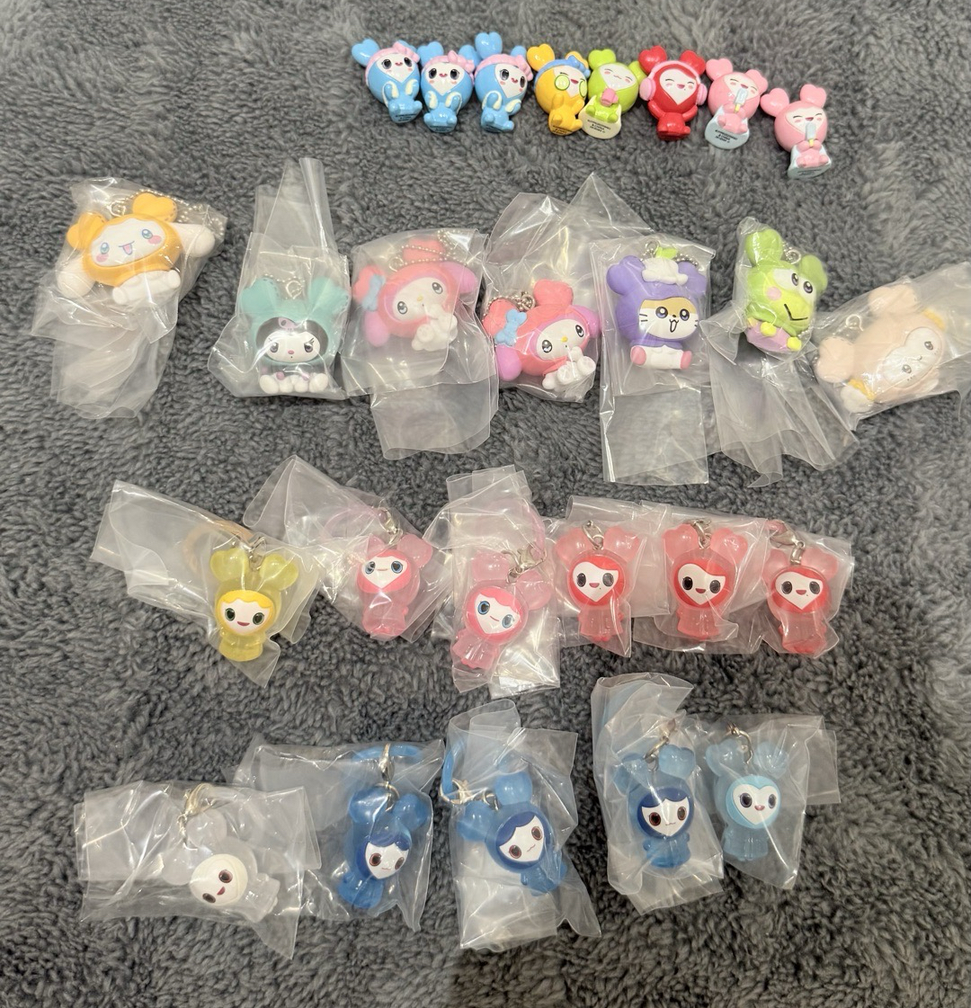 TWICE 扭蛋-雨衣、三麗鷗及第一代泡澡球