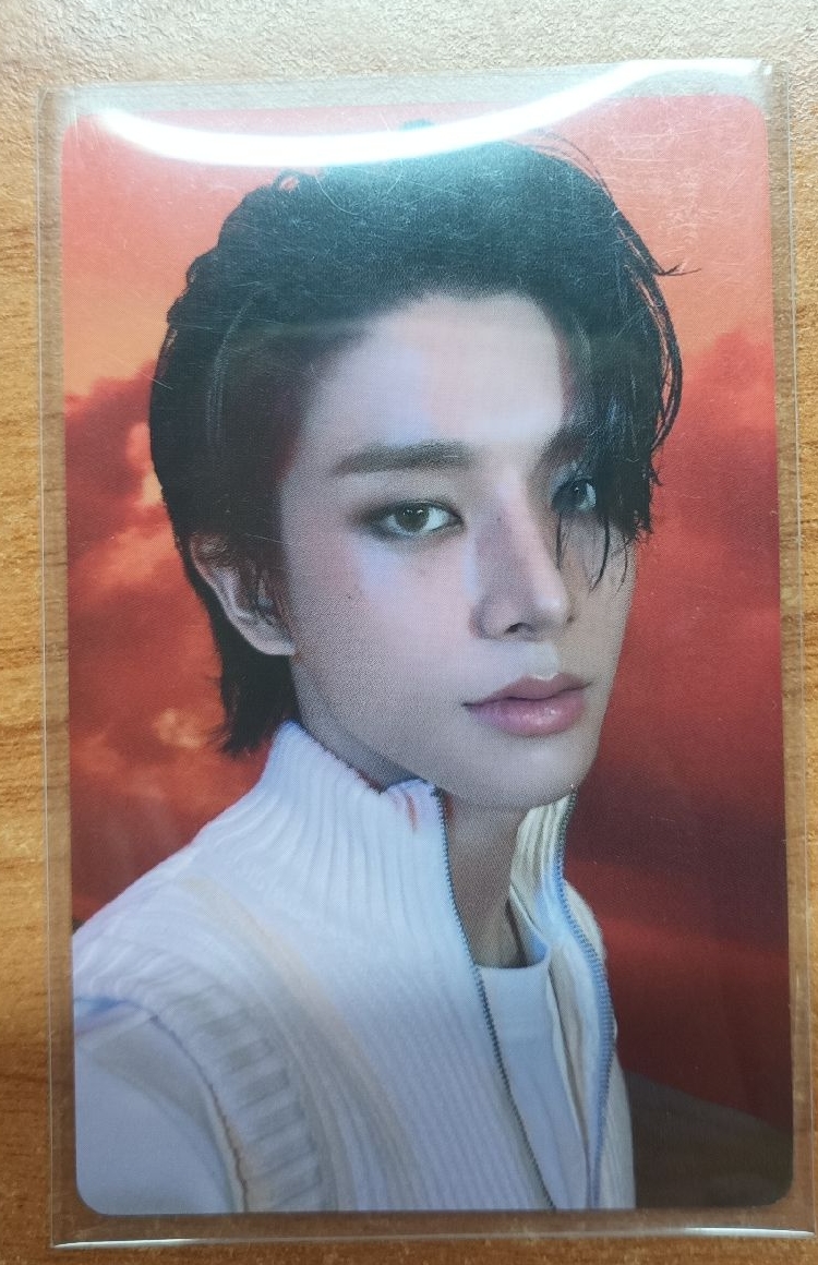 左眼是為了記住你