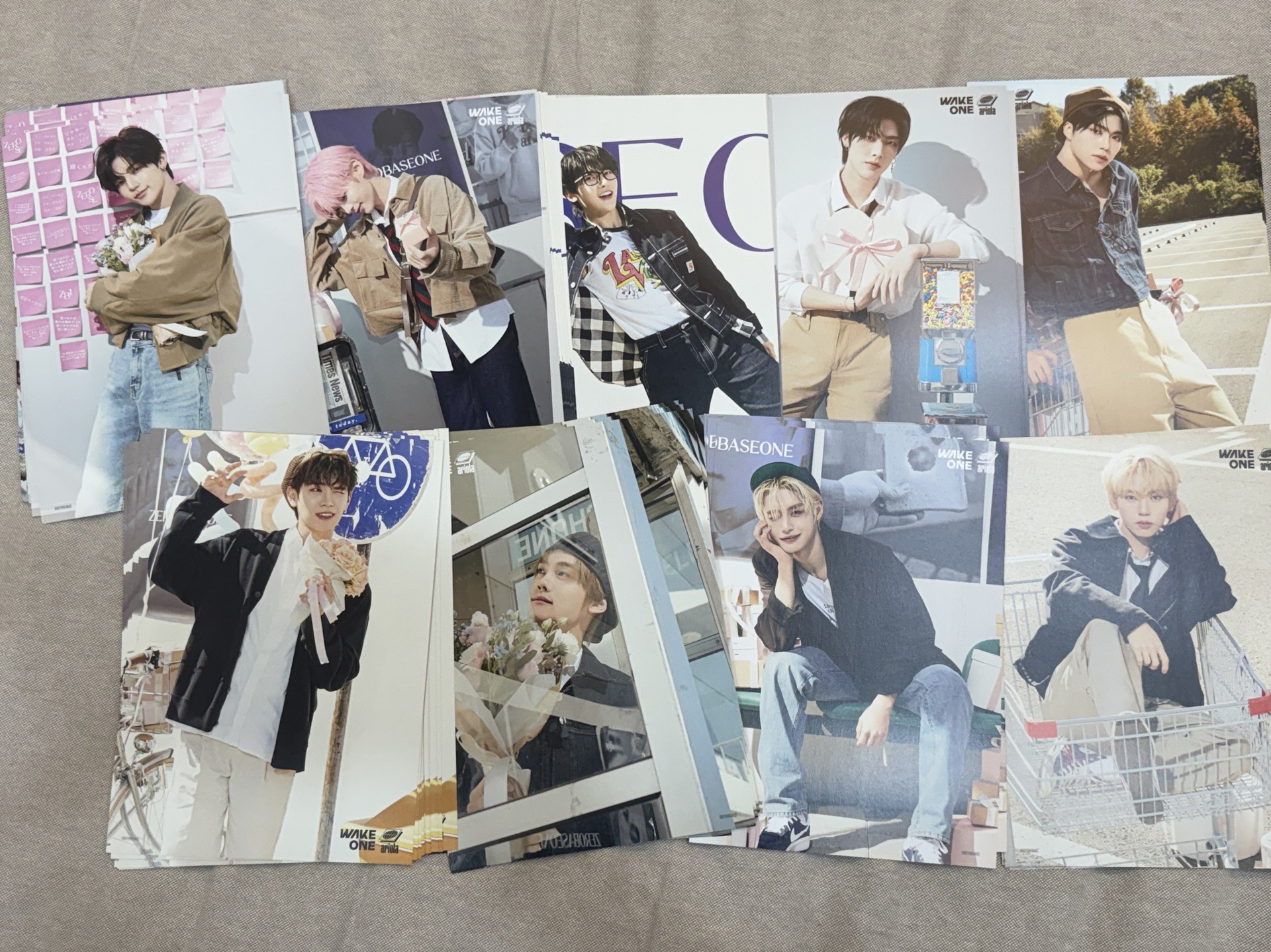 PRESENT 日專小海報 一套9張