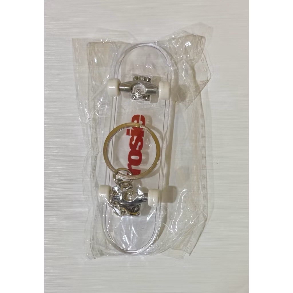 Rosie 快閃店透明小滑板🛹