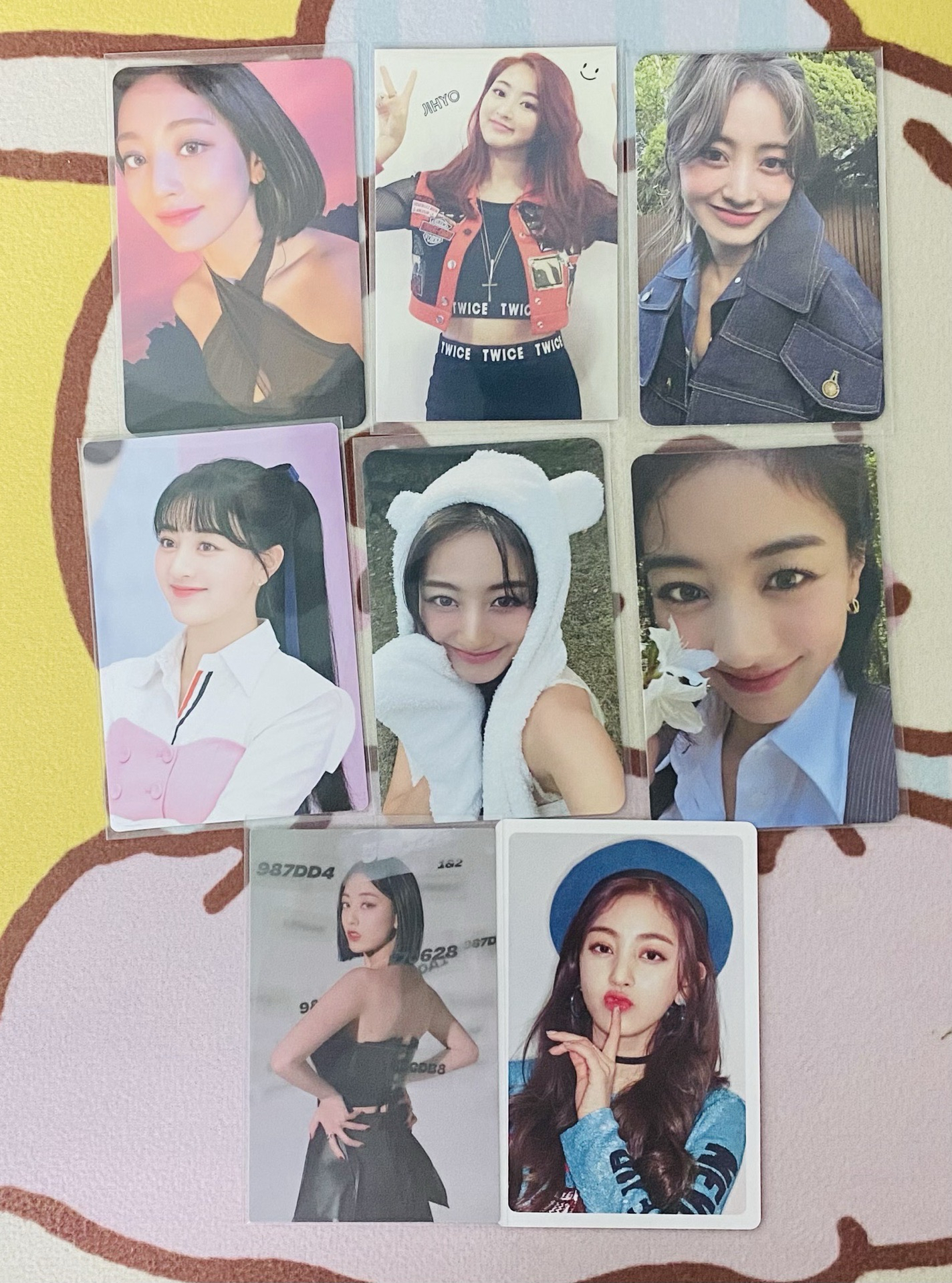 TWICE 全成員小卡區