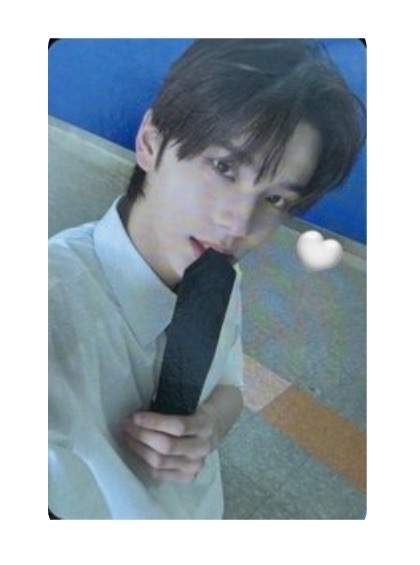 西裝打歌卡 申惟