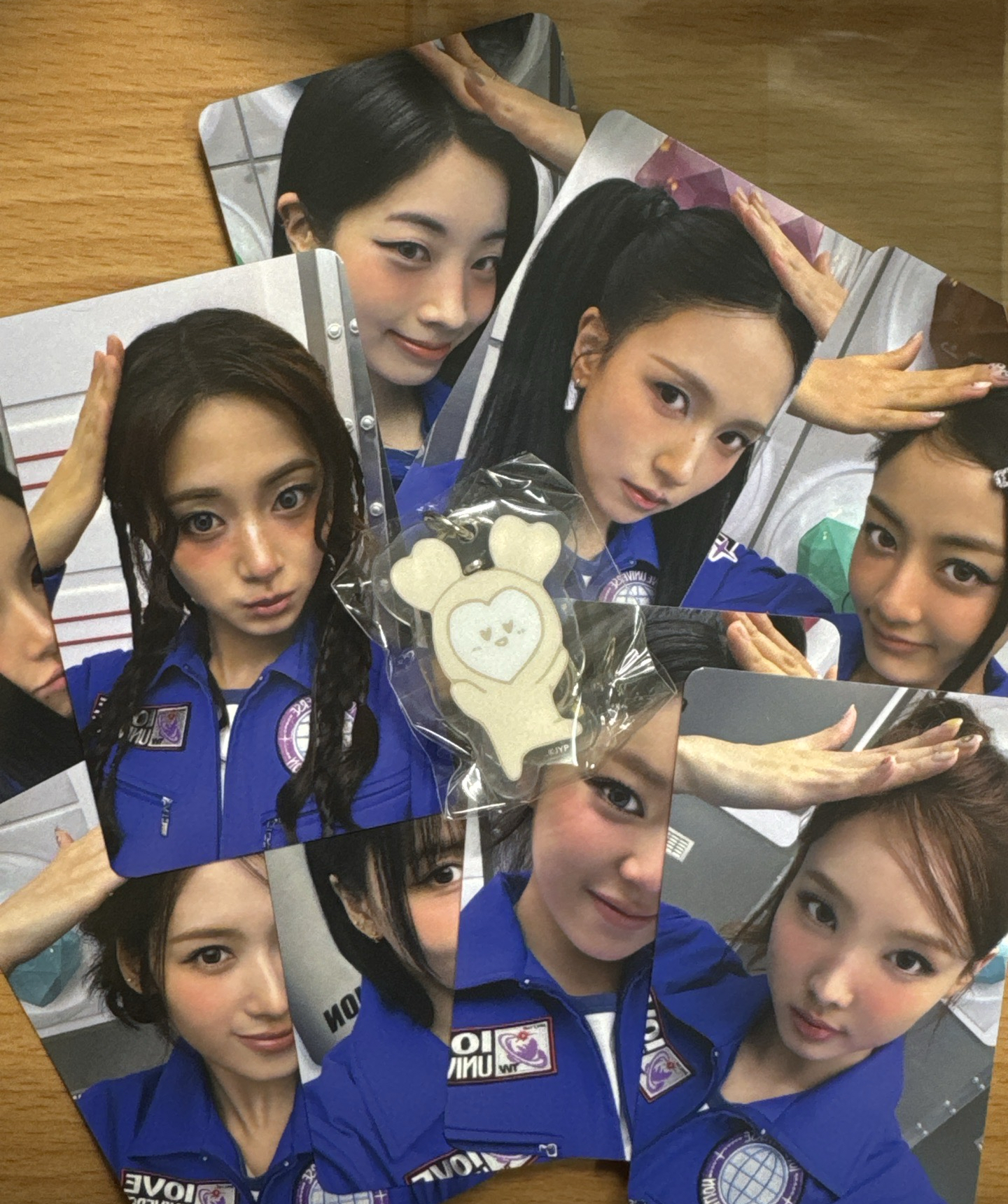 TWICE 25FM快閃店入場任務卡+多賢扭蛋吊飾