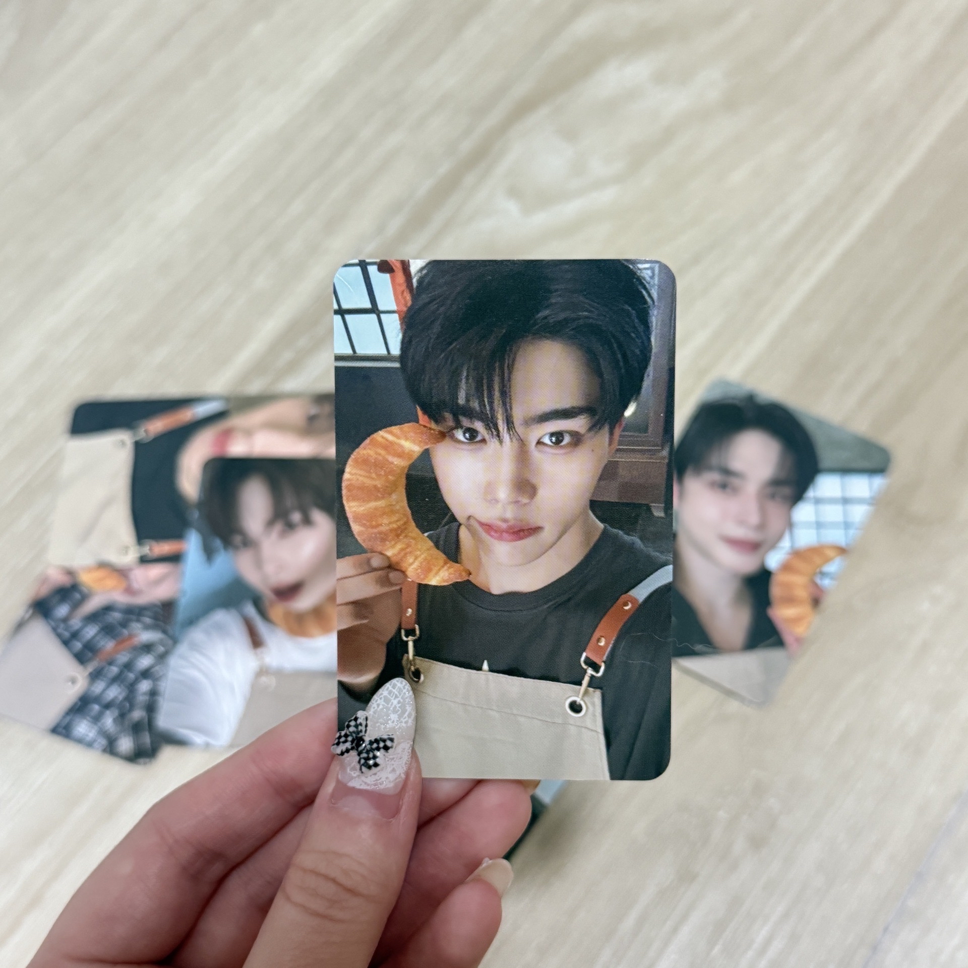 ZB1簽售特典卡 MS牛角麵包