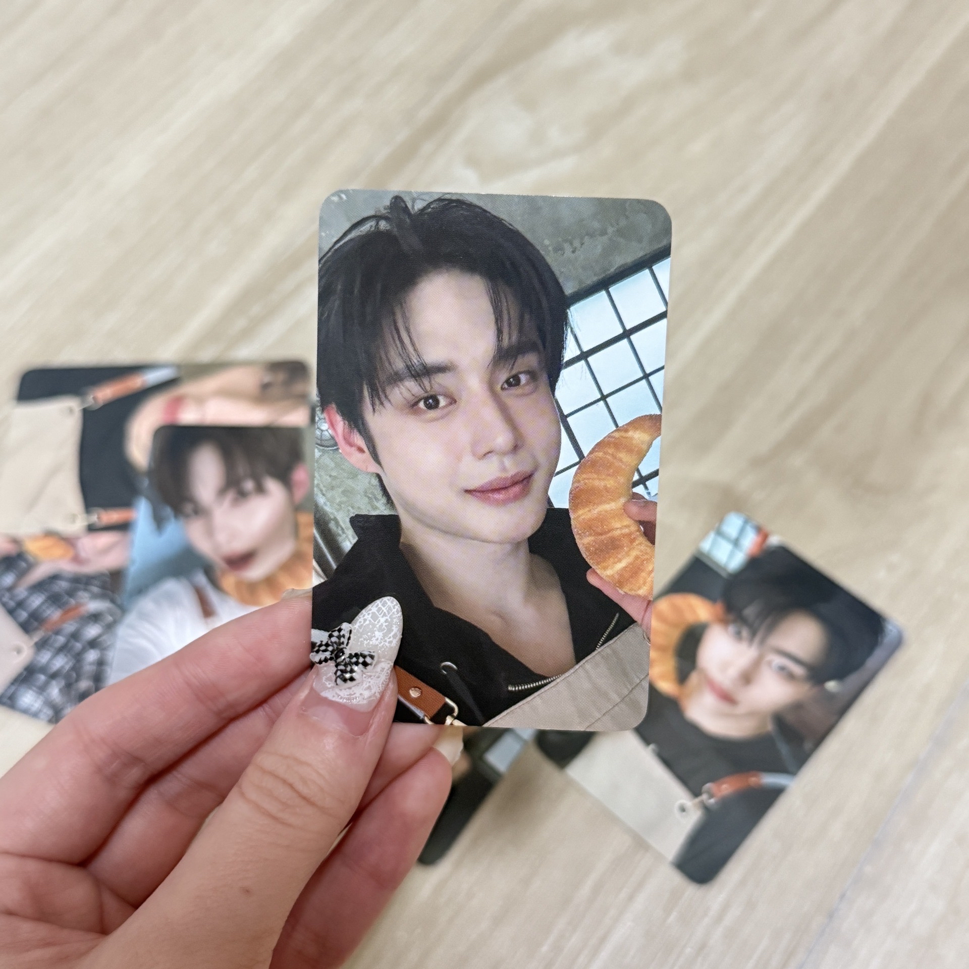 ZB1簽售特典卡 MS牛角麵包