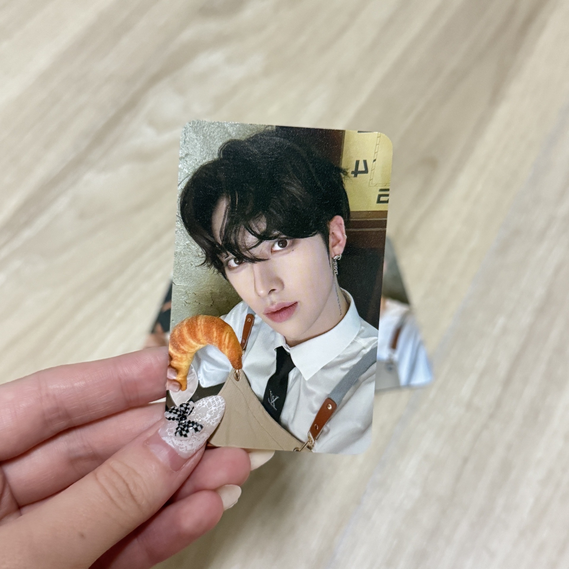 ZB1簽售特典卡 MS牛角麵包