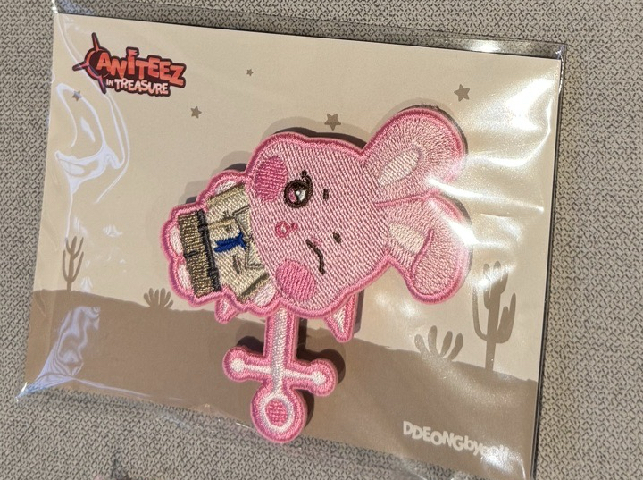 ANITEEZ in treasure 咚星別針