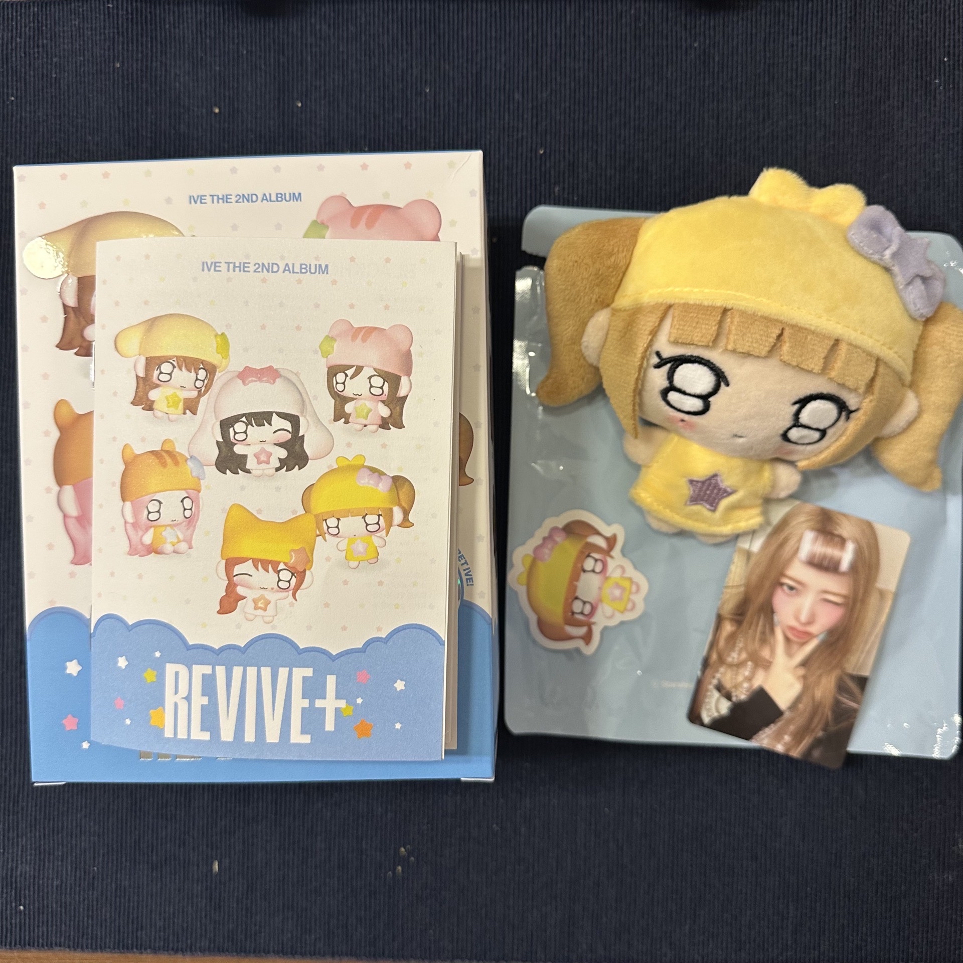 REVIVE+ 專輯 PETIT-IVE  伶娃 Rei 送Secret隨機個封