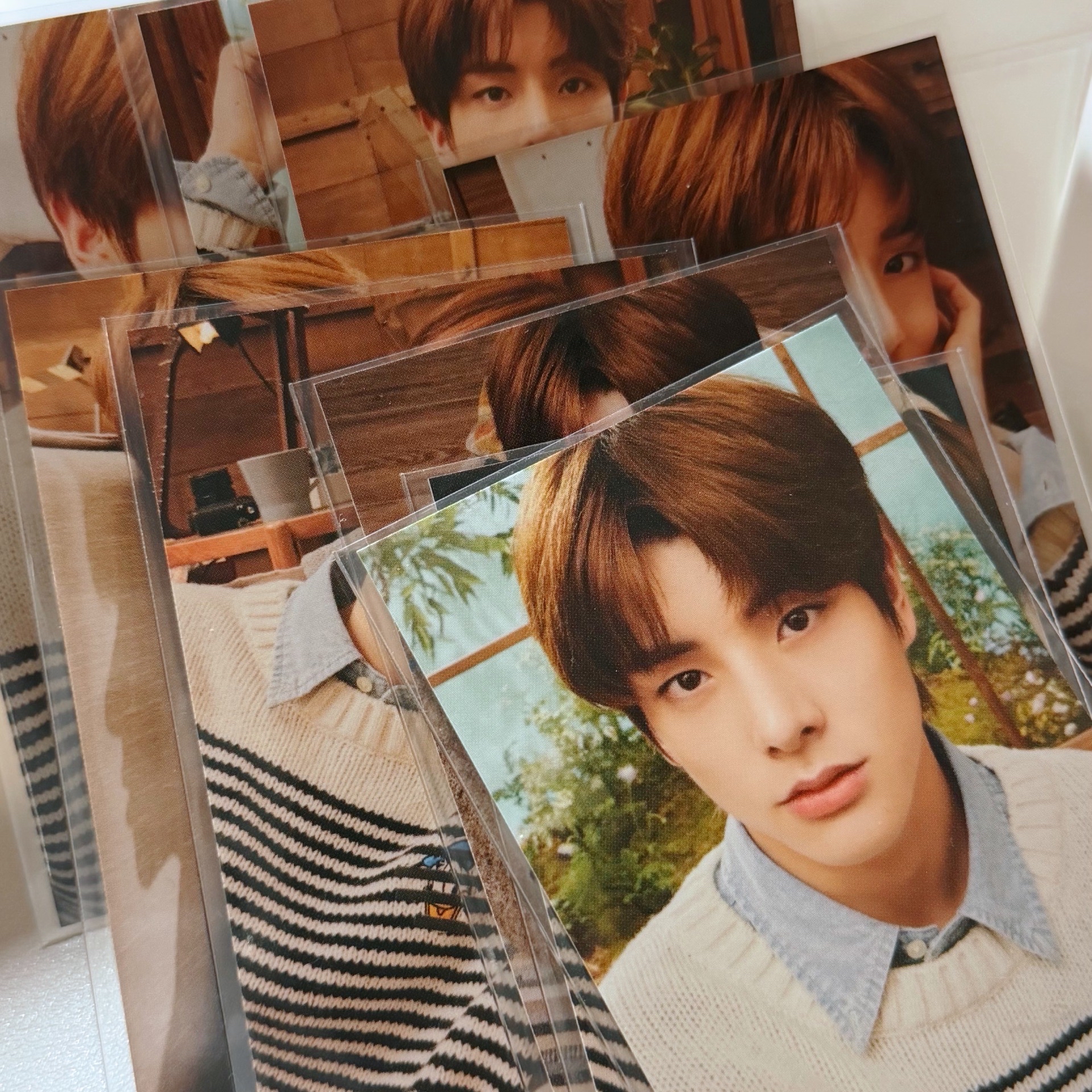 載倫𝖤𝖭-𝖢𝖮𝖭𝖭𝖤𝖢𝖳隨機卡九張不拆